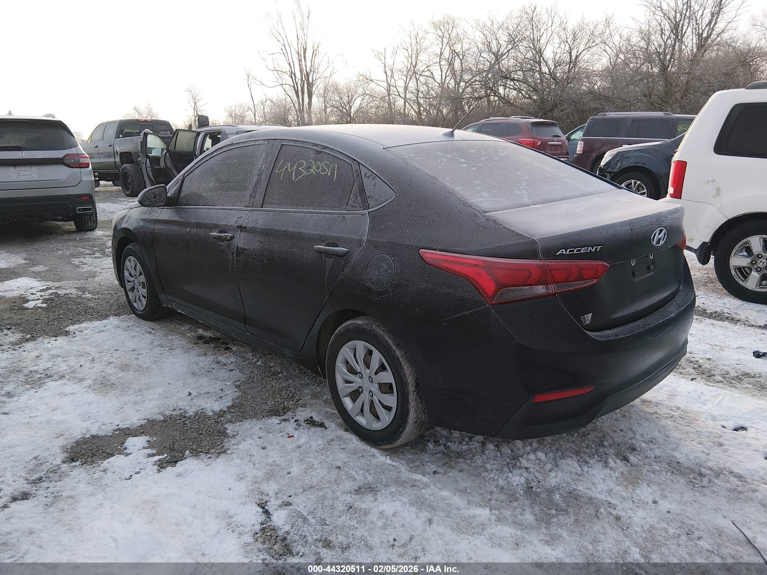 HYUNDAI ACCENT image 3