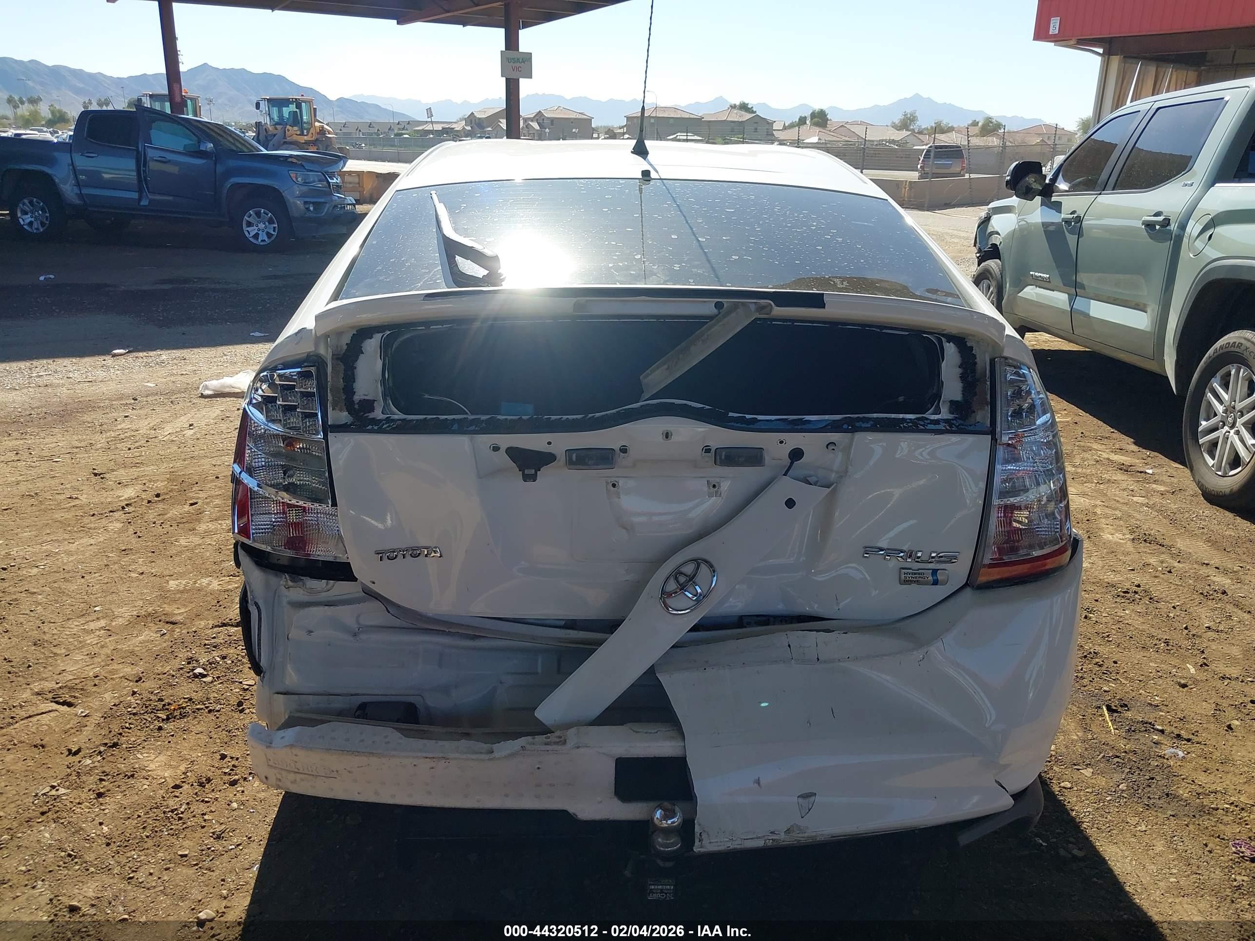 TOYOTA PRIUS image 6