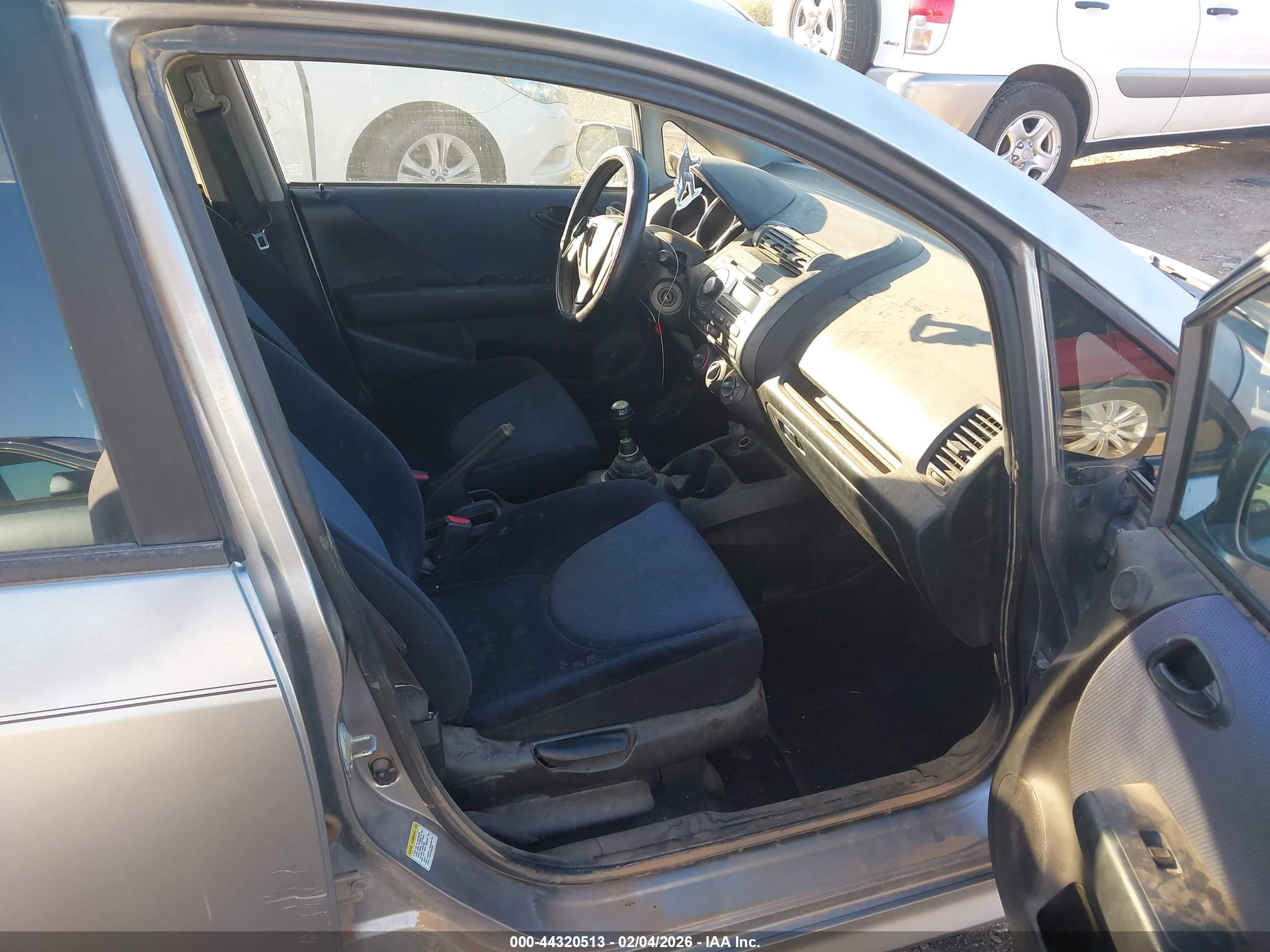 HONDA FIT image 5