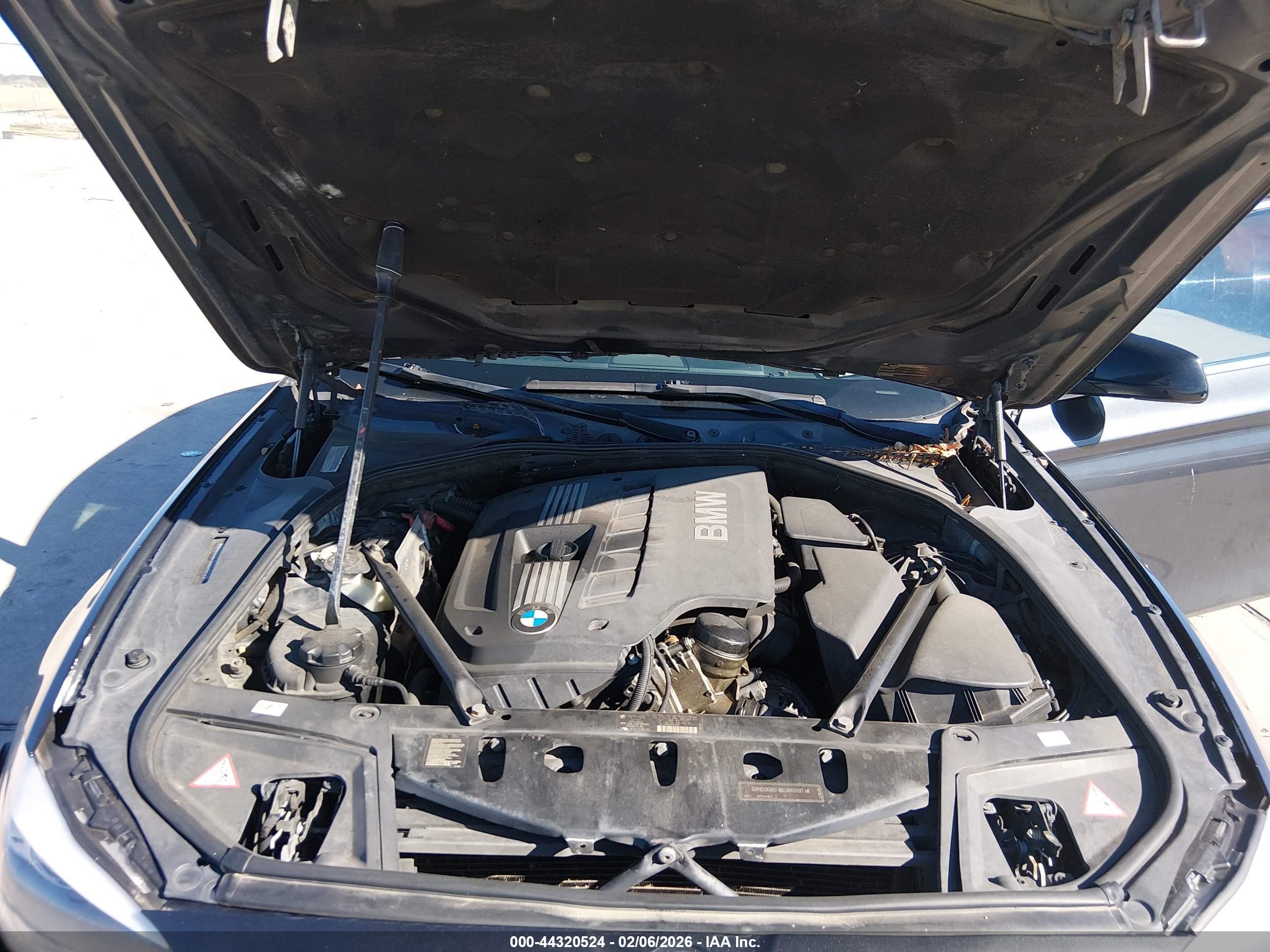 BMW 528I image 10