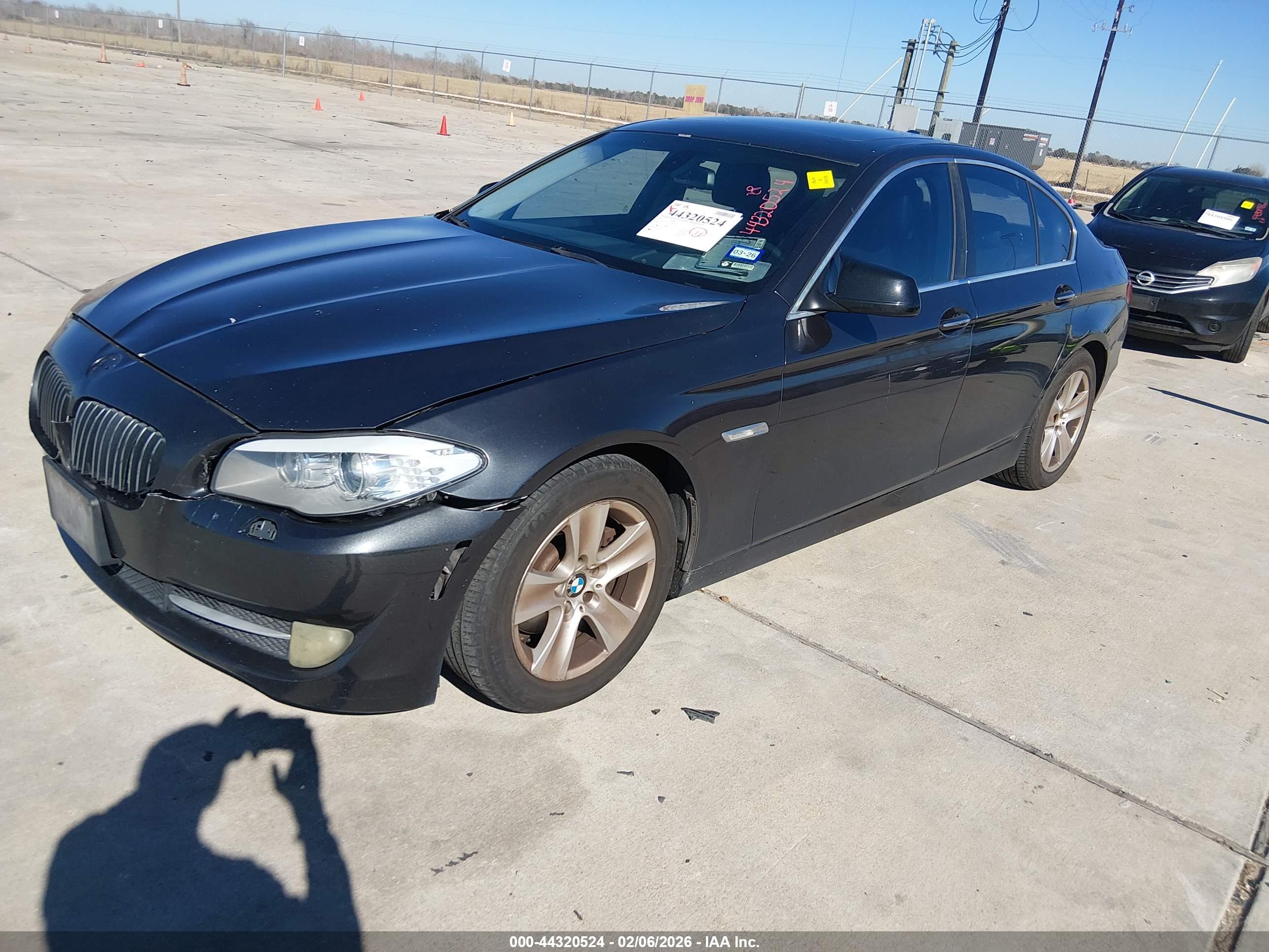 BMW 528I image 2