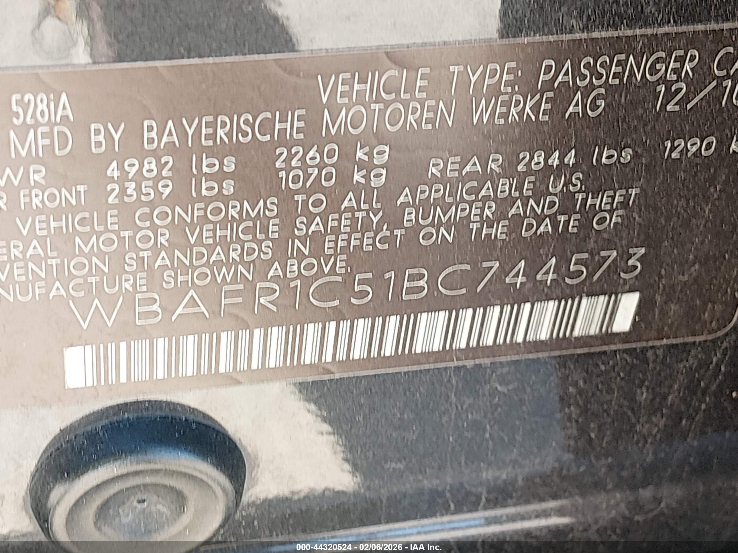 BMW 528I image 9