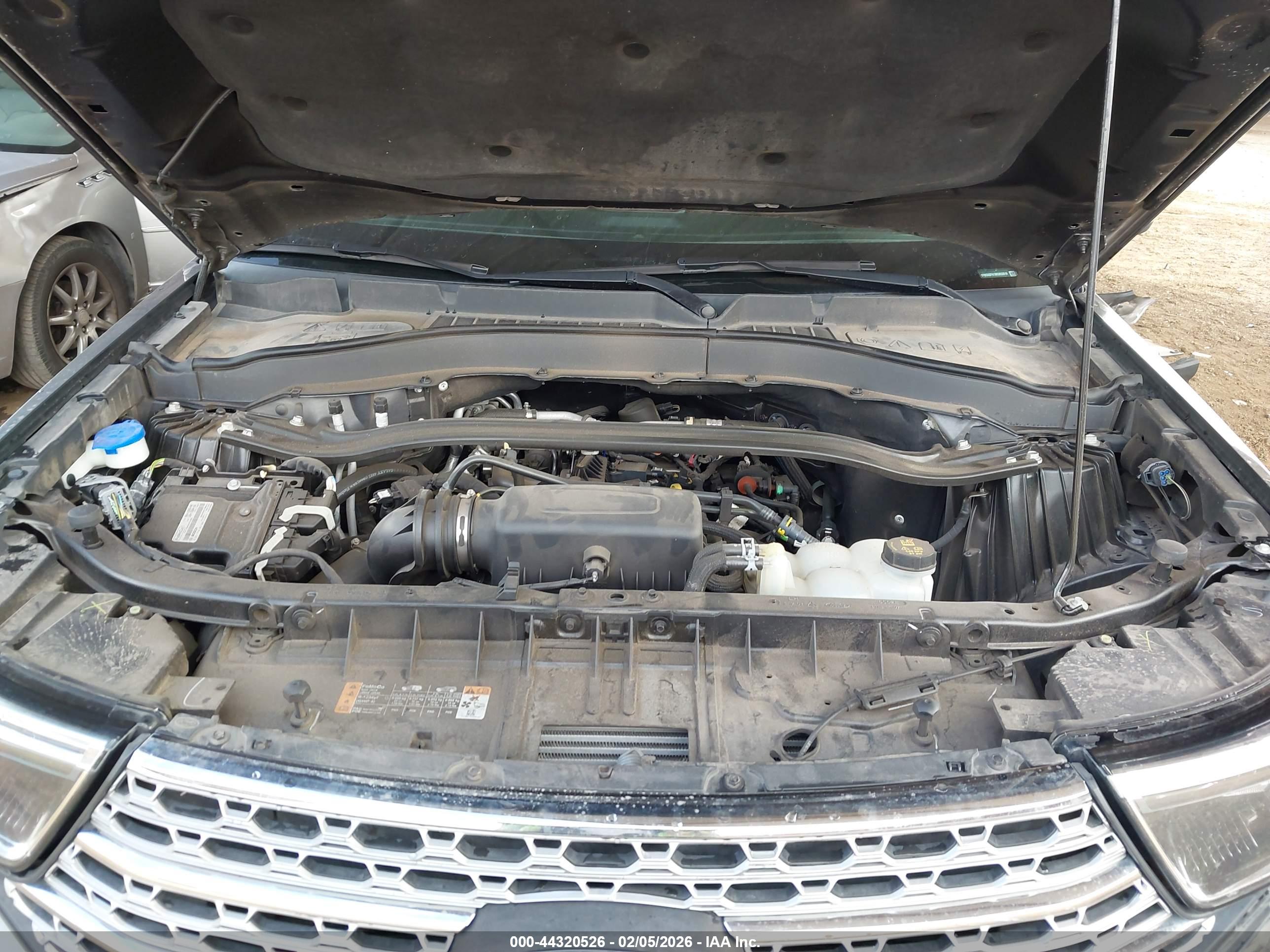 FORD EXPLORER image 10
