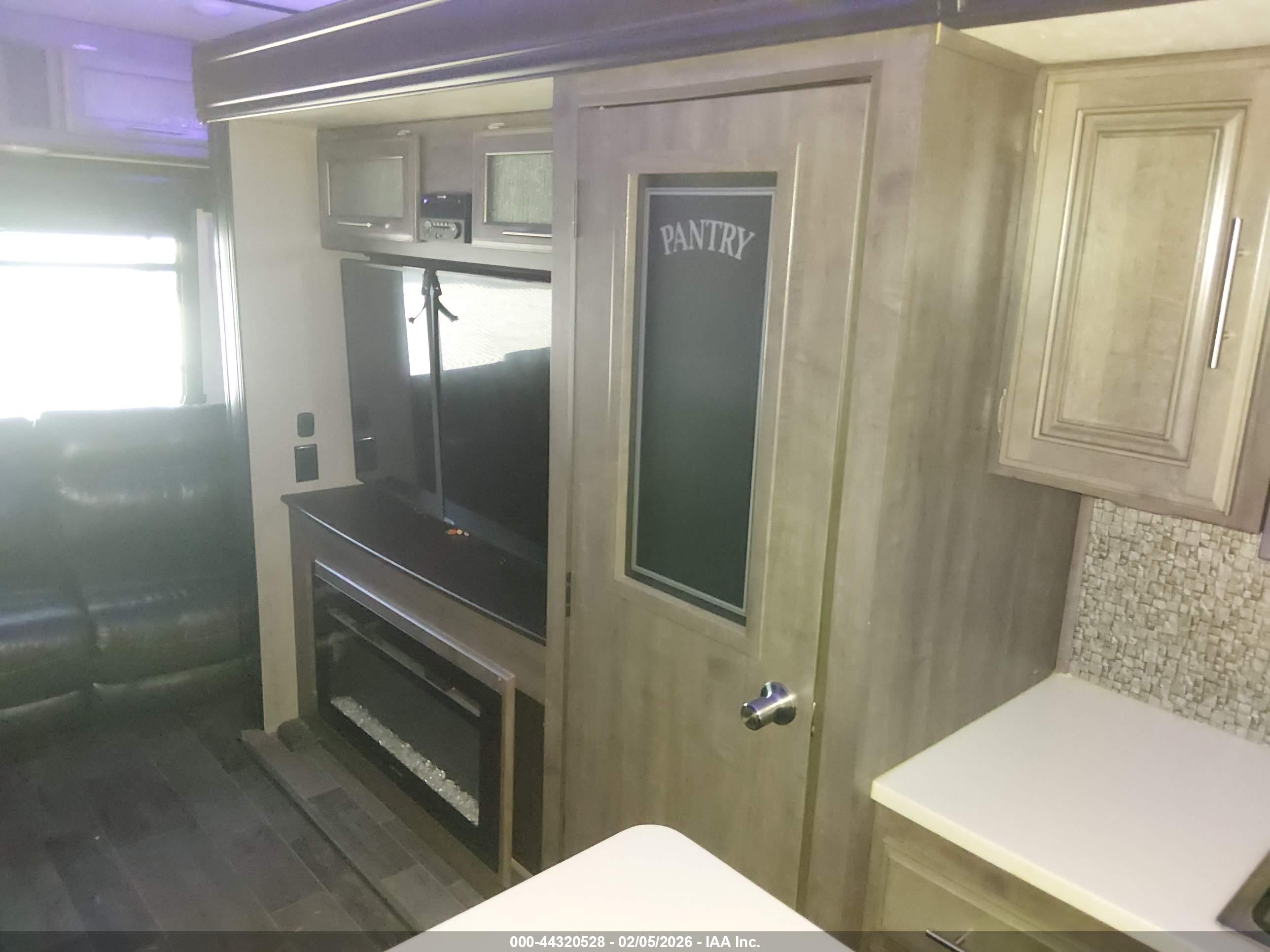 CROSSROADS CRUISER image 5