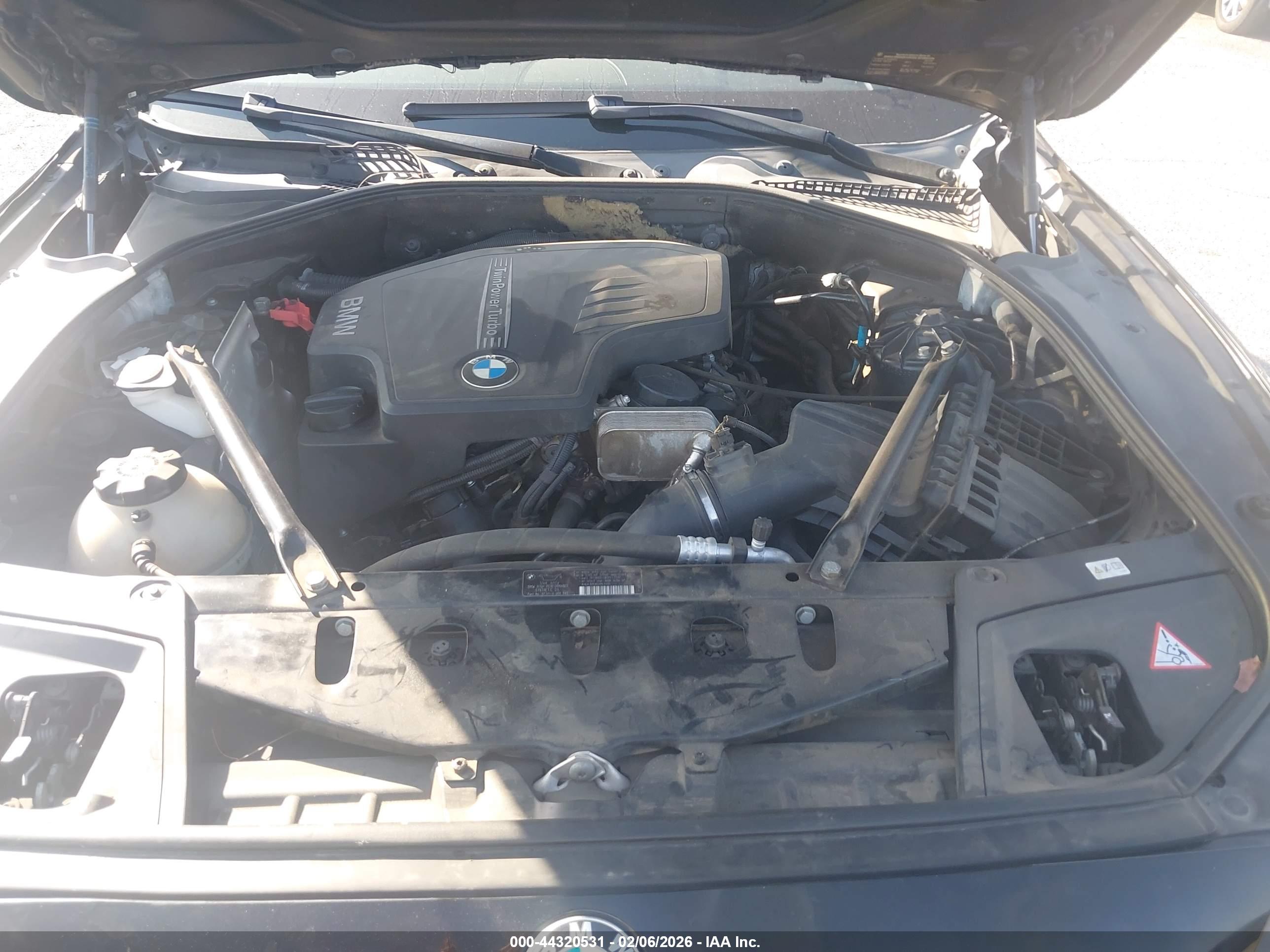 BMW 528I image 10