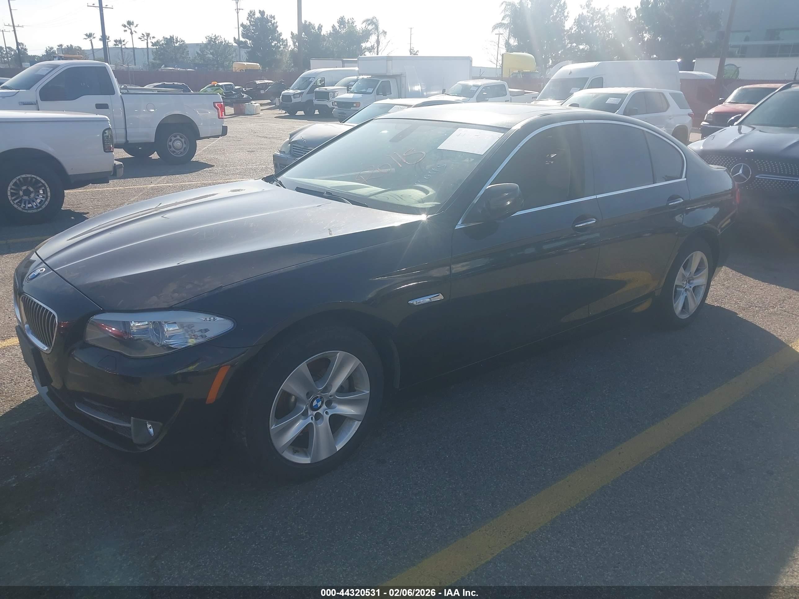 BMW 528I image 2