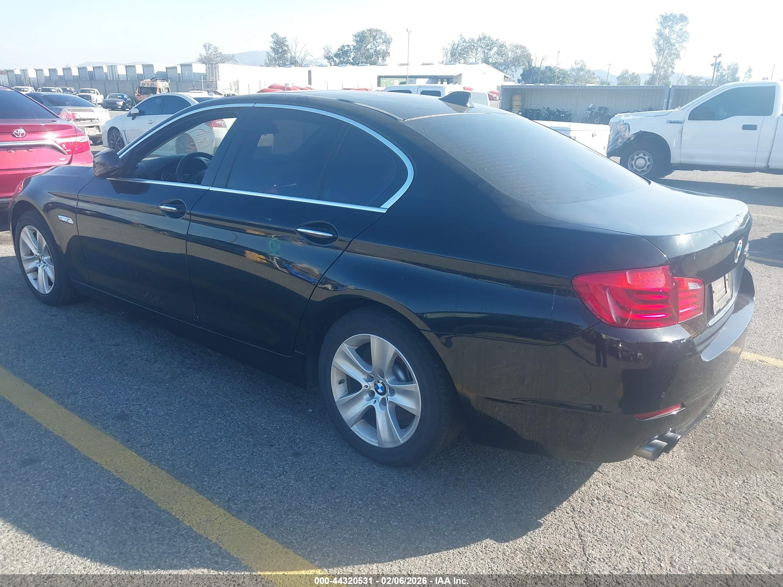 BMW 528I image 3