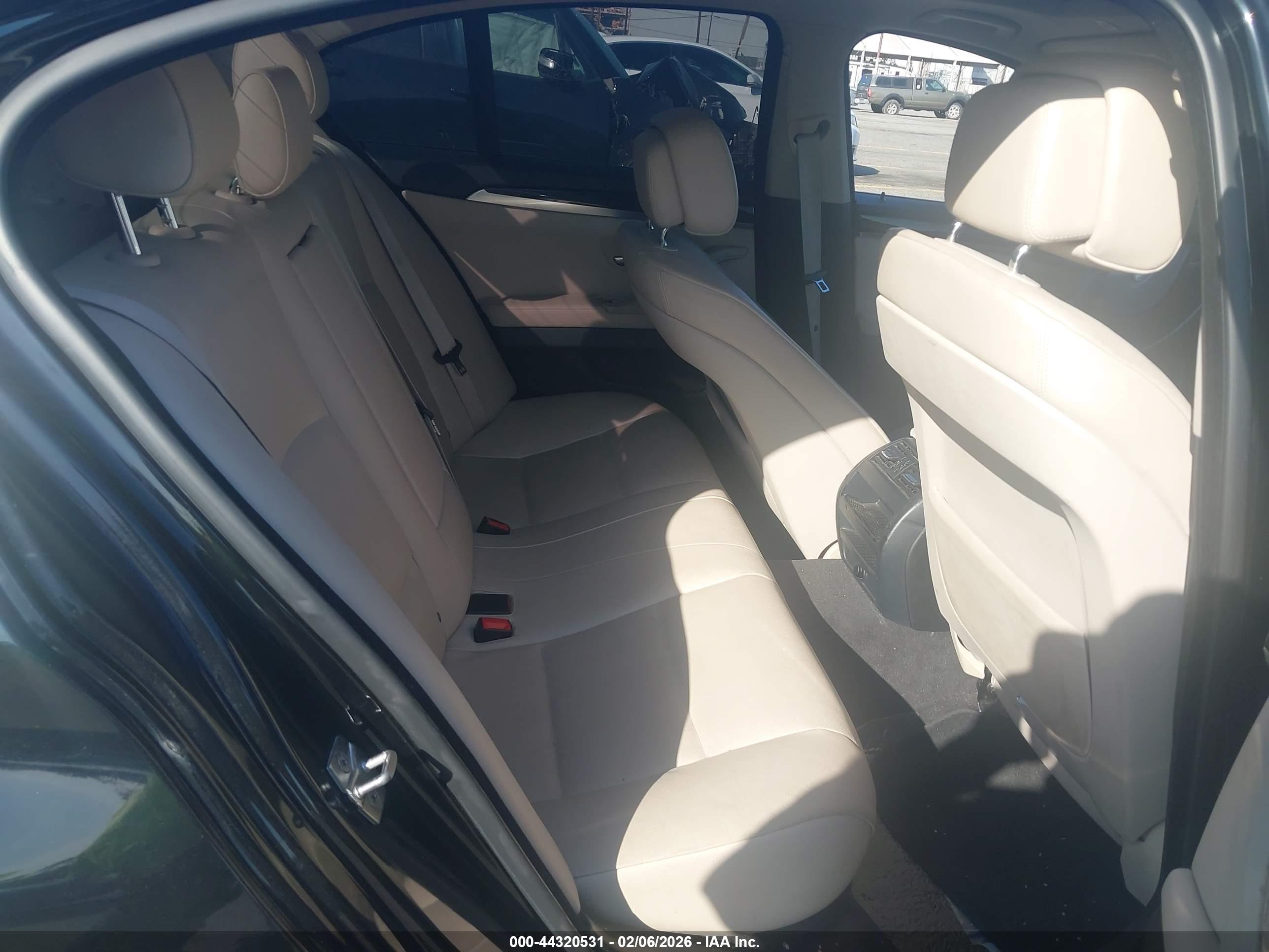 BMW 528I image 8