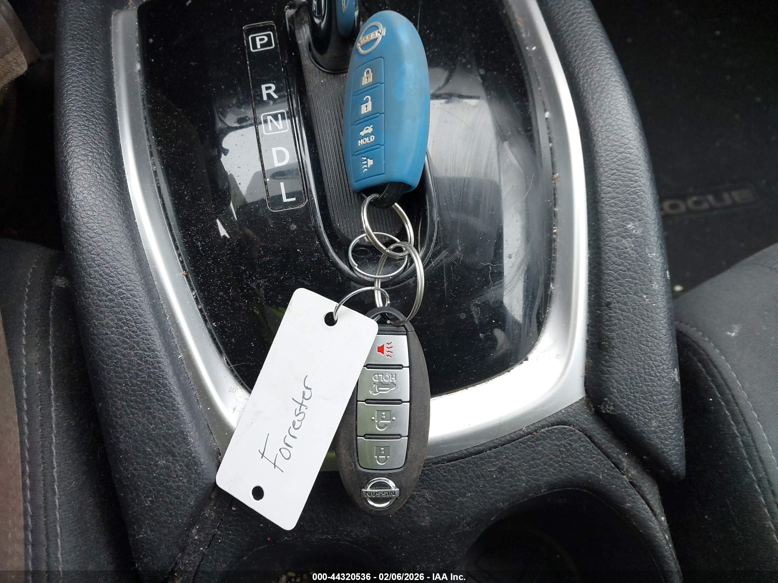 NISSAN ROGUE image 11
