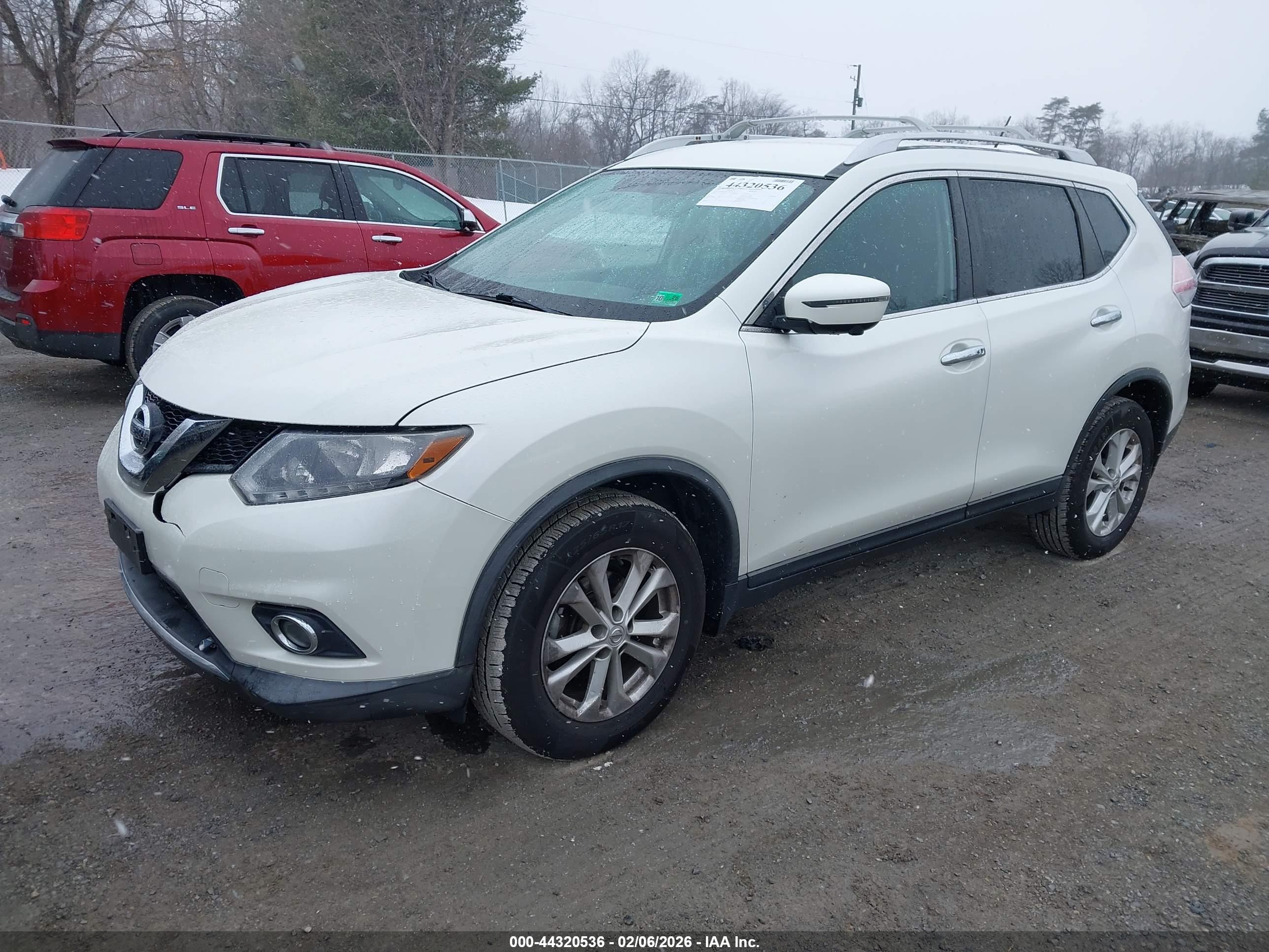 NISSAN ROGUE image 2