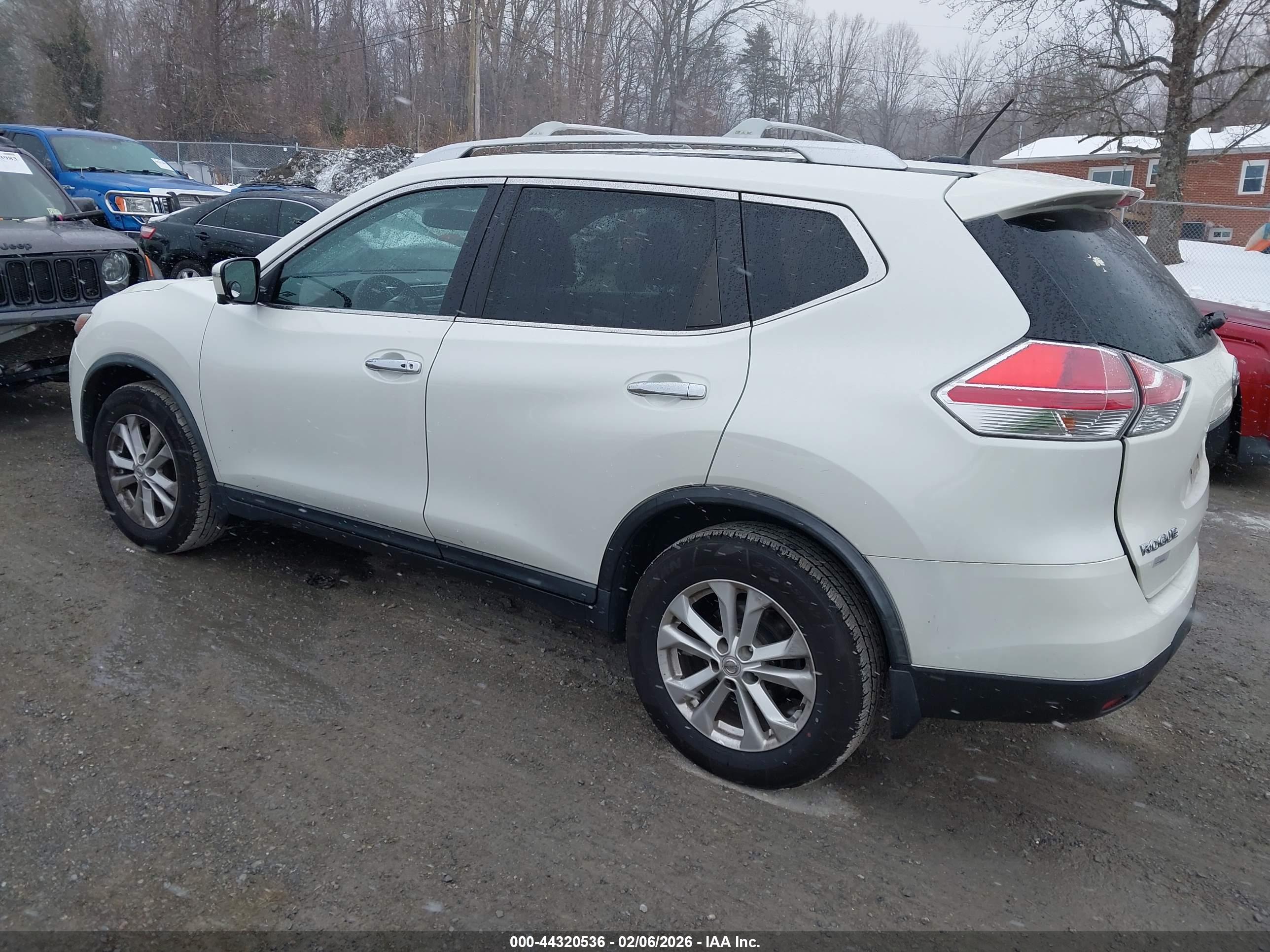 NISSAN ROGUE image 3