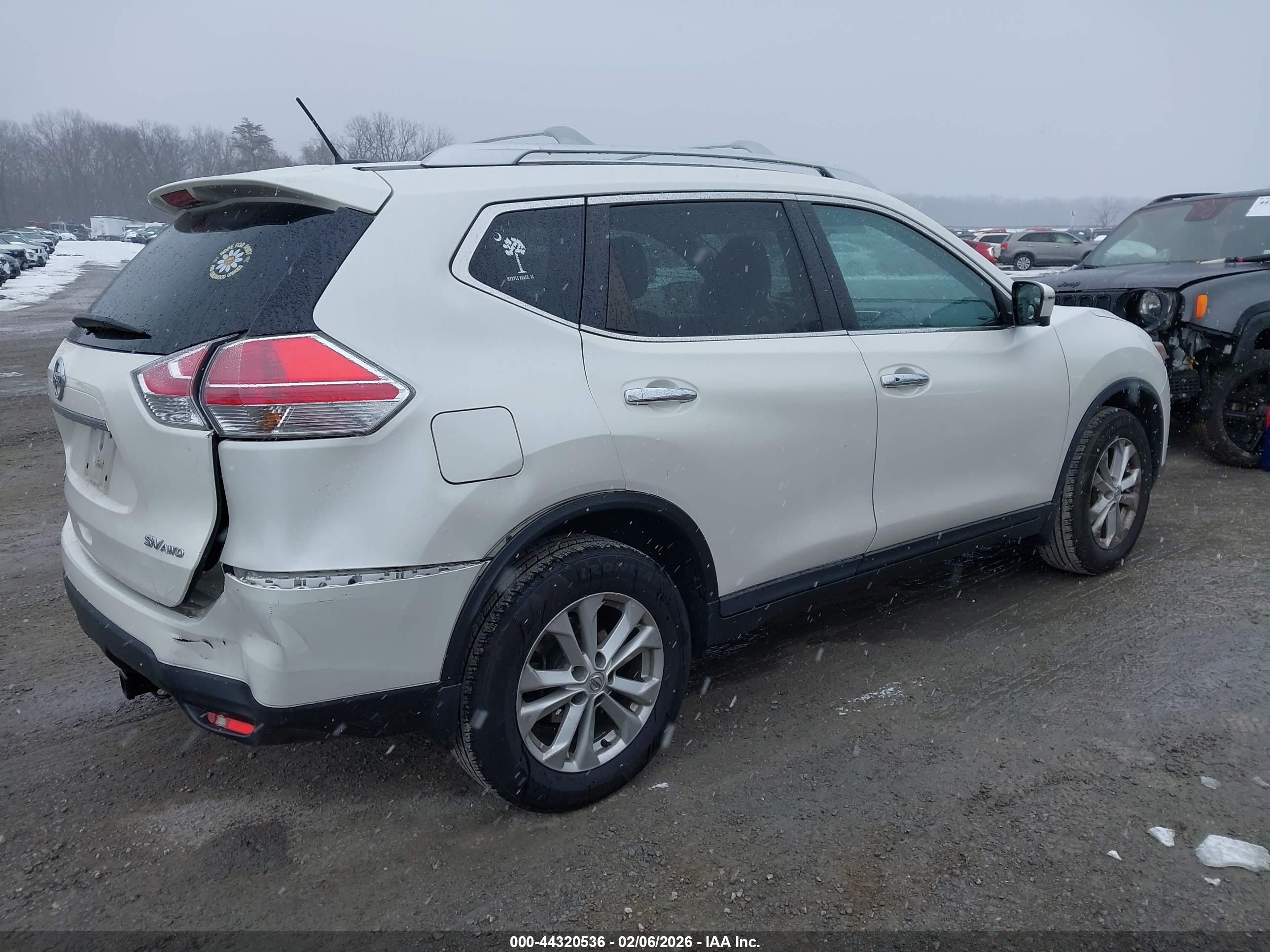 NISSAN ROGUE image 4