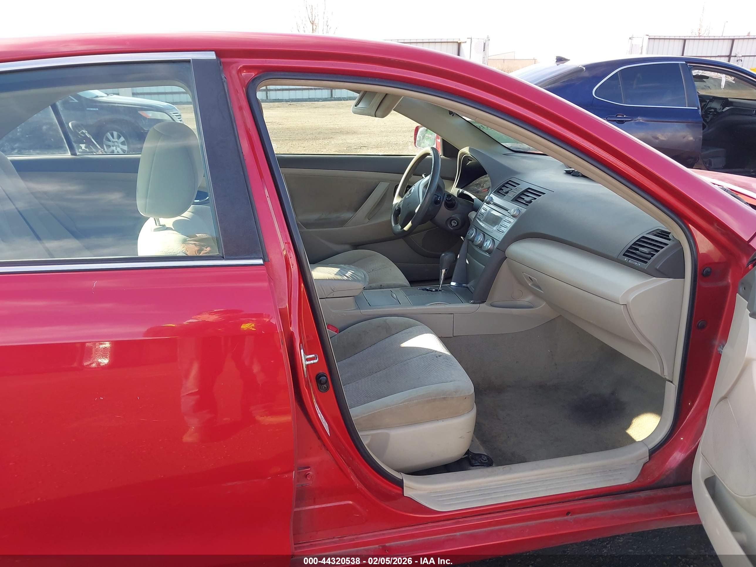 TOYOTA CAMRY image 5