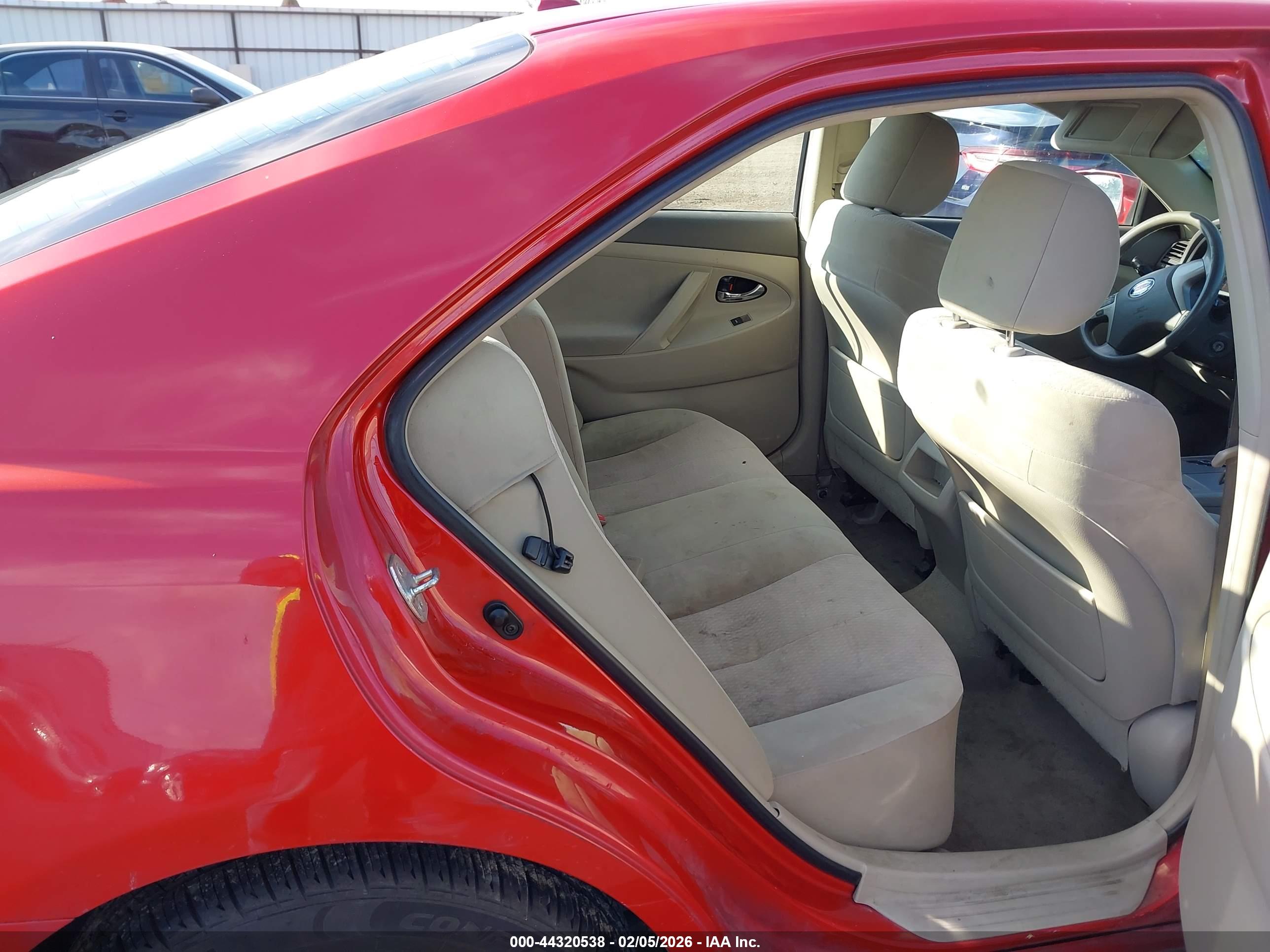 TOYOTA CAMRY image 8