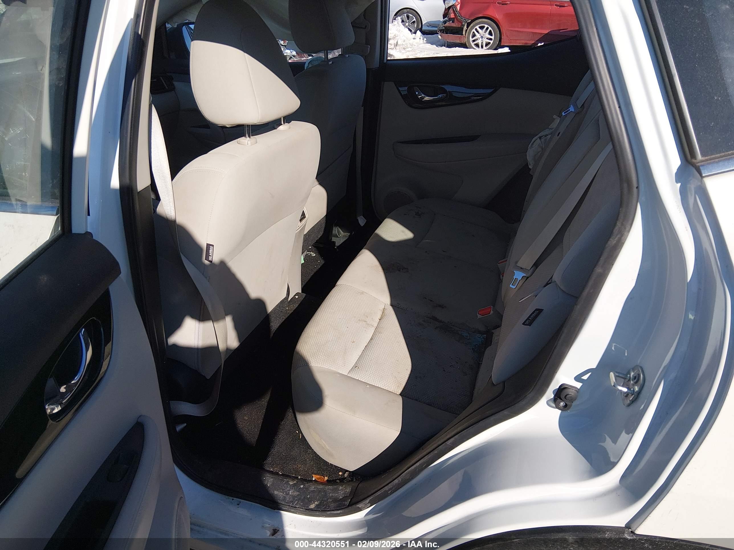 NISSAN ROGUE image 8