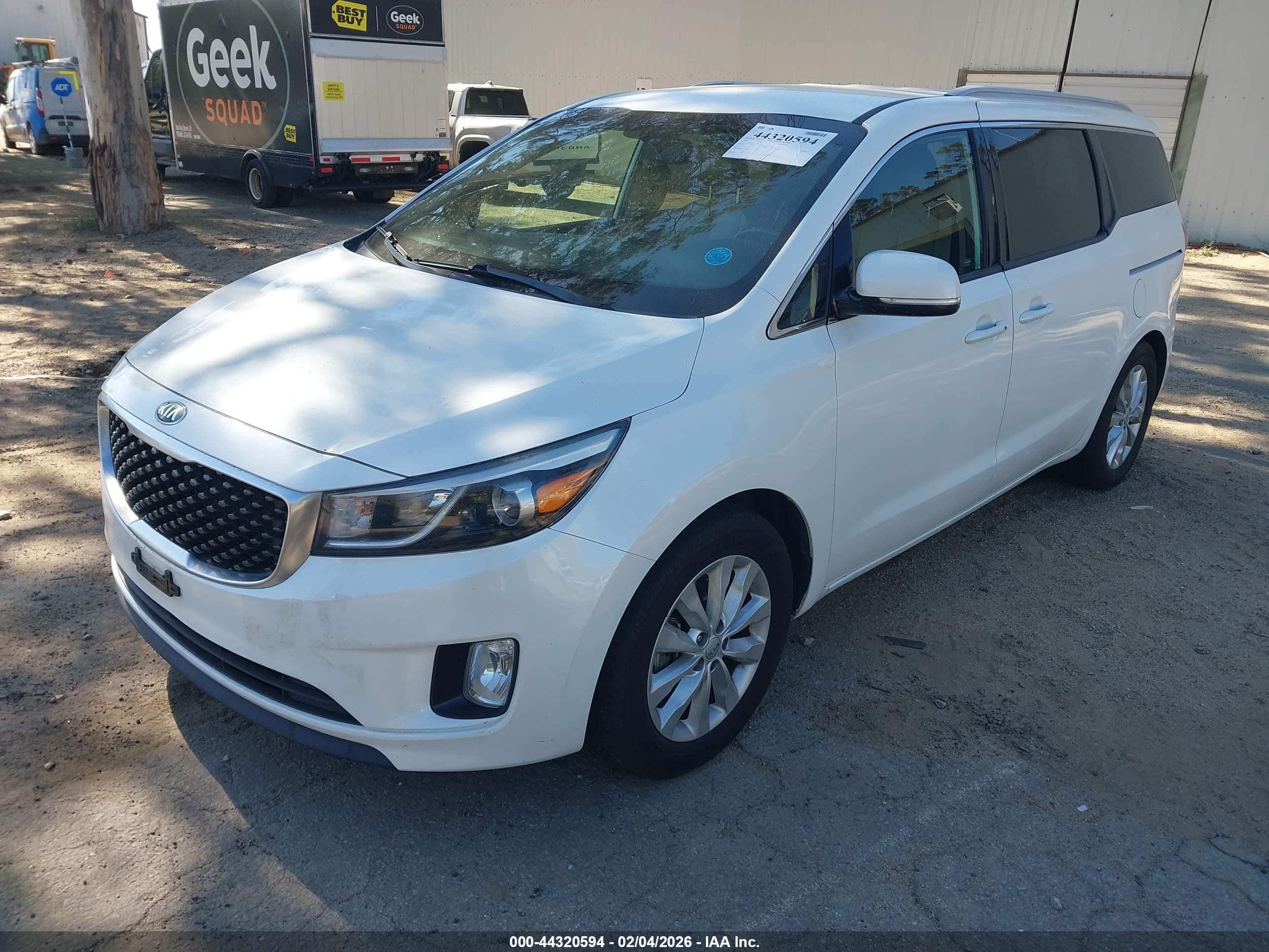 KIA SEDONA image 2