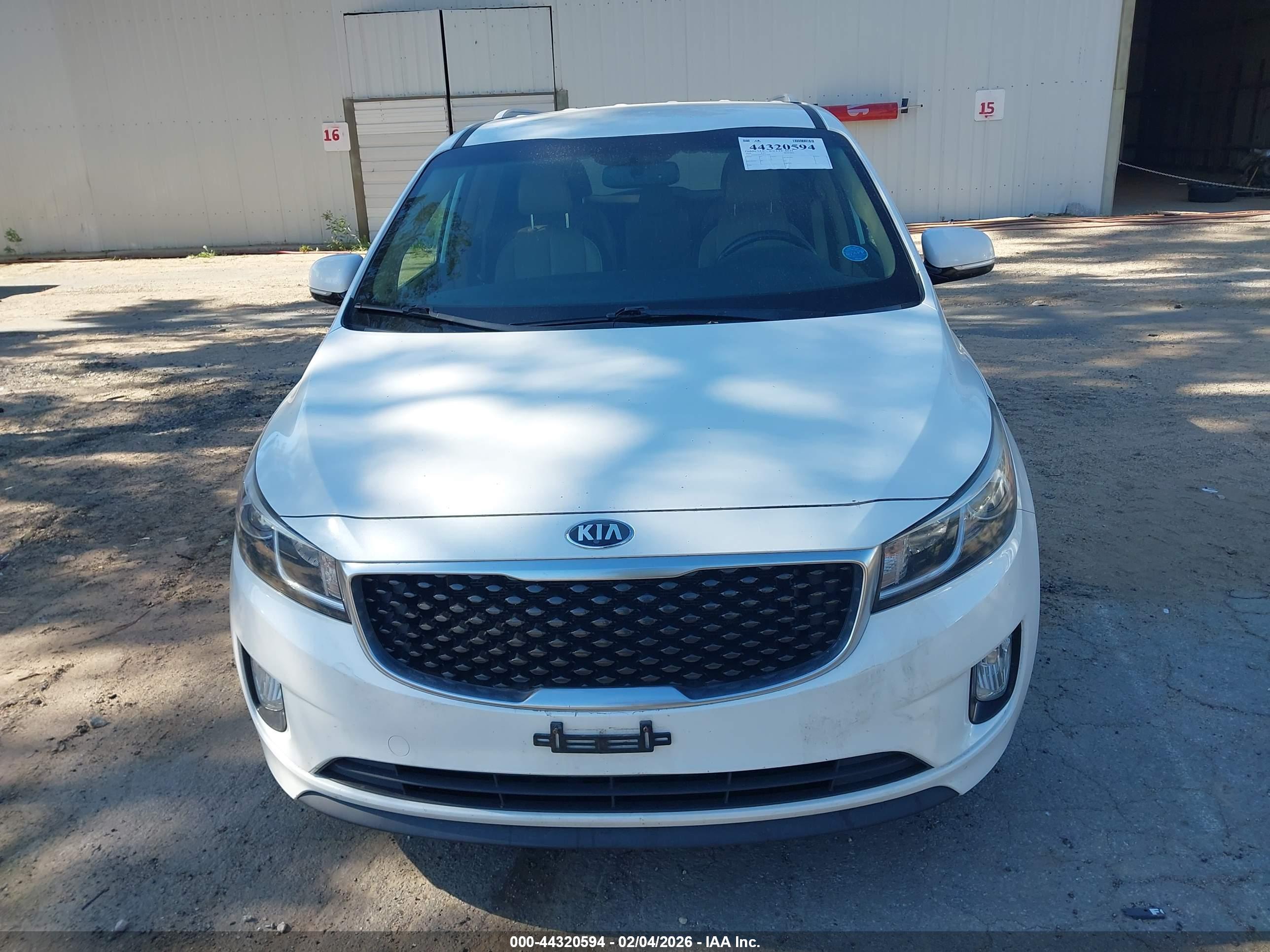 KIA SEDONA image 6