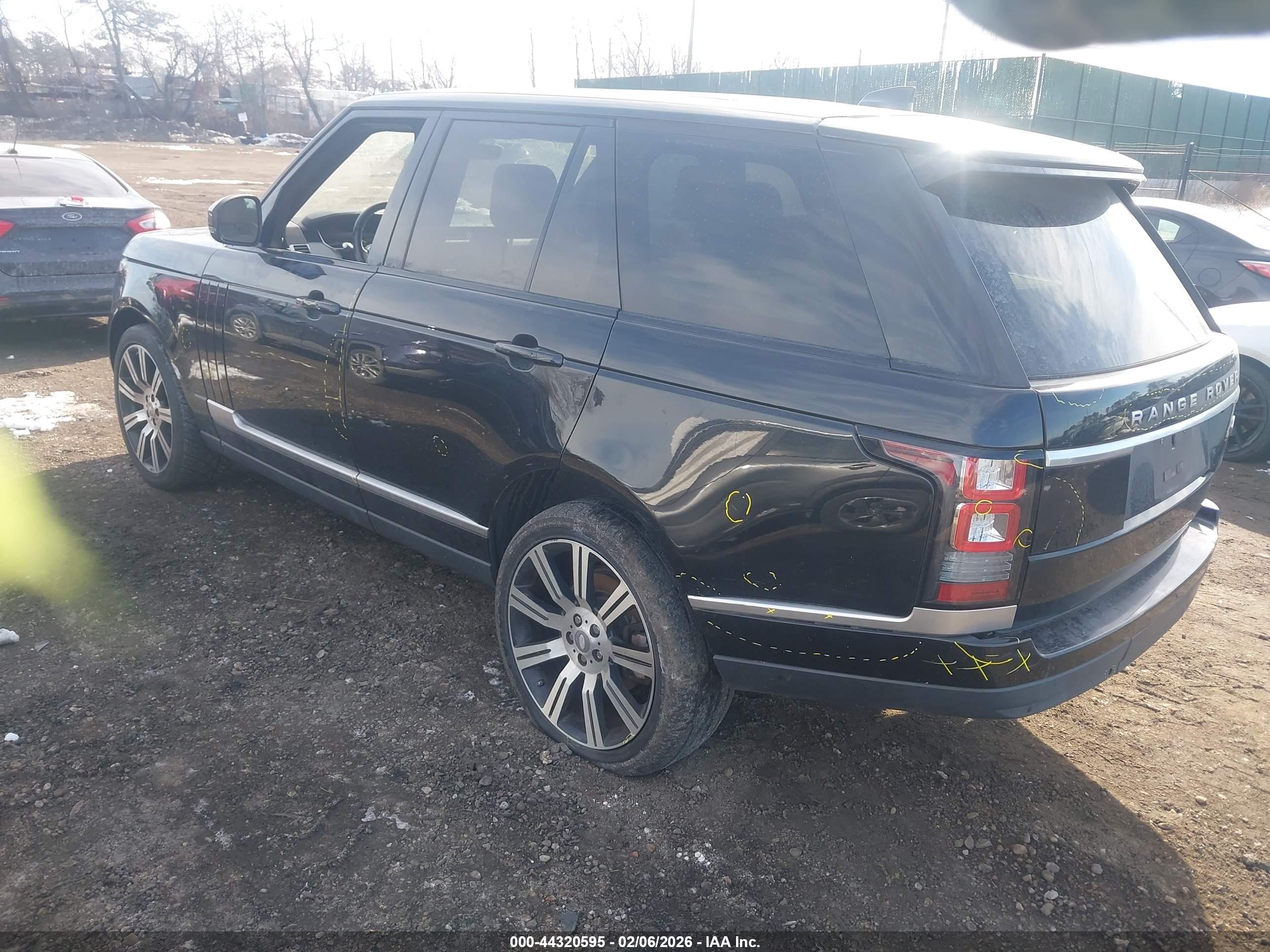 LAND ROVER image 3