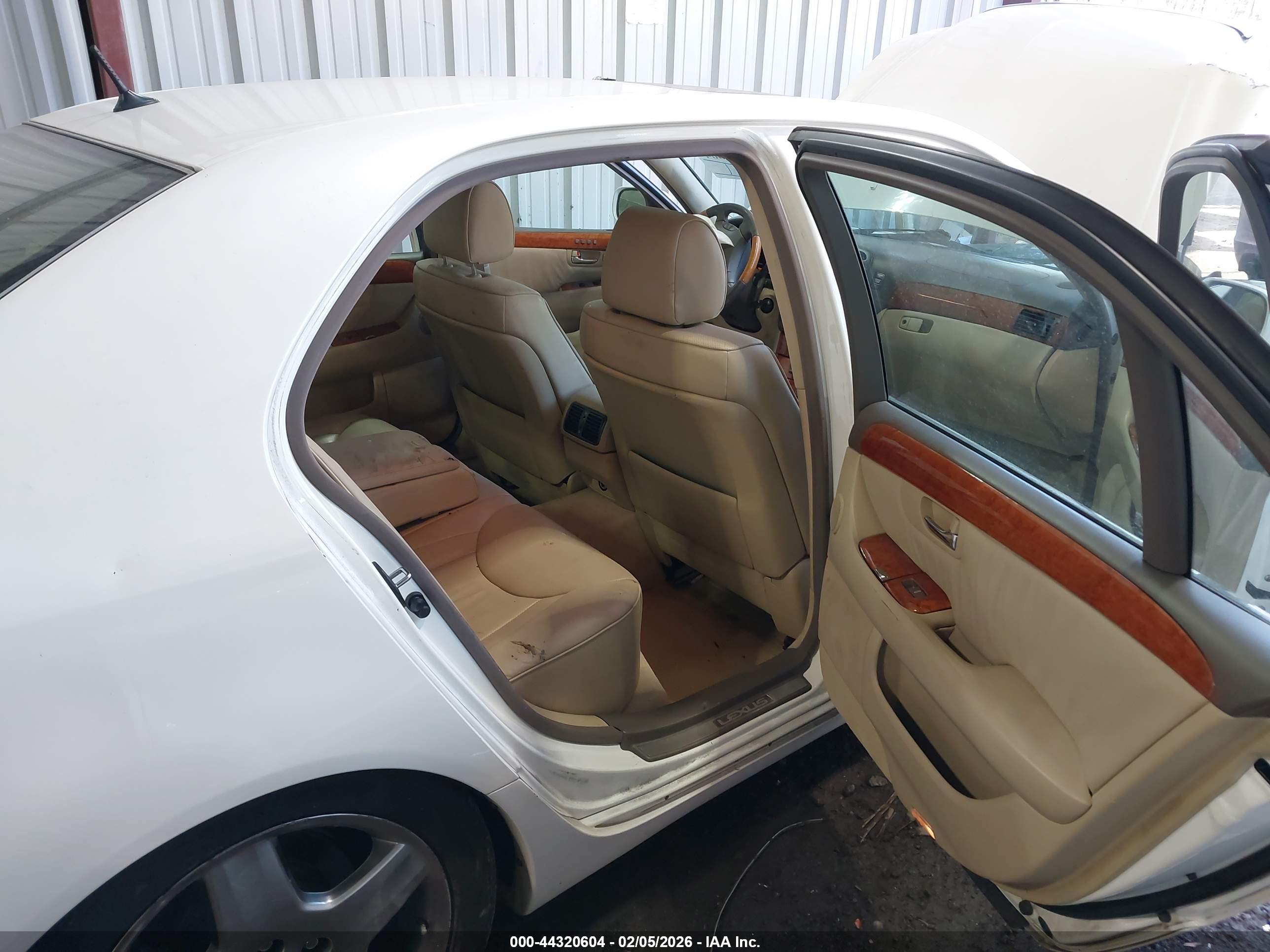 LEXUS LS image 8