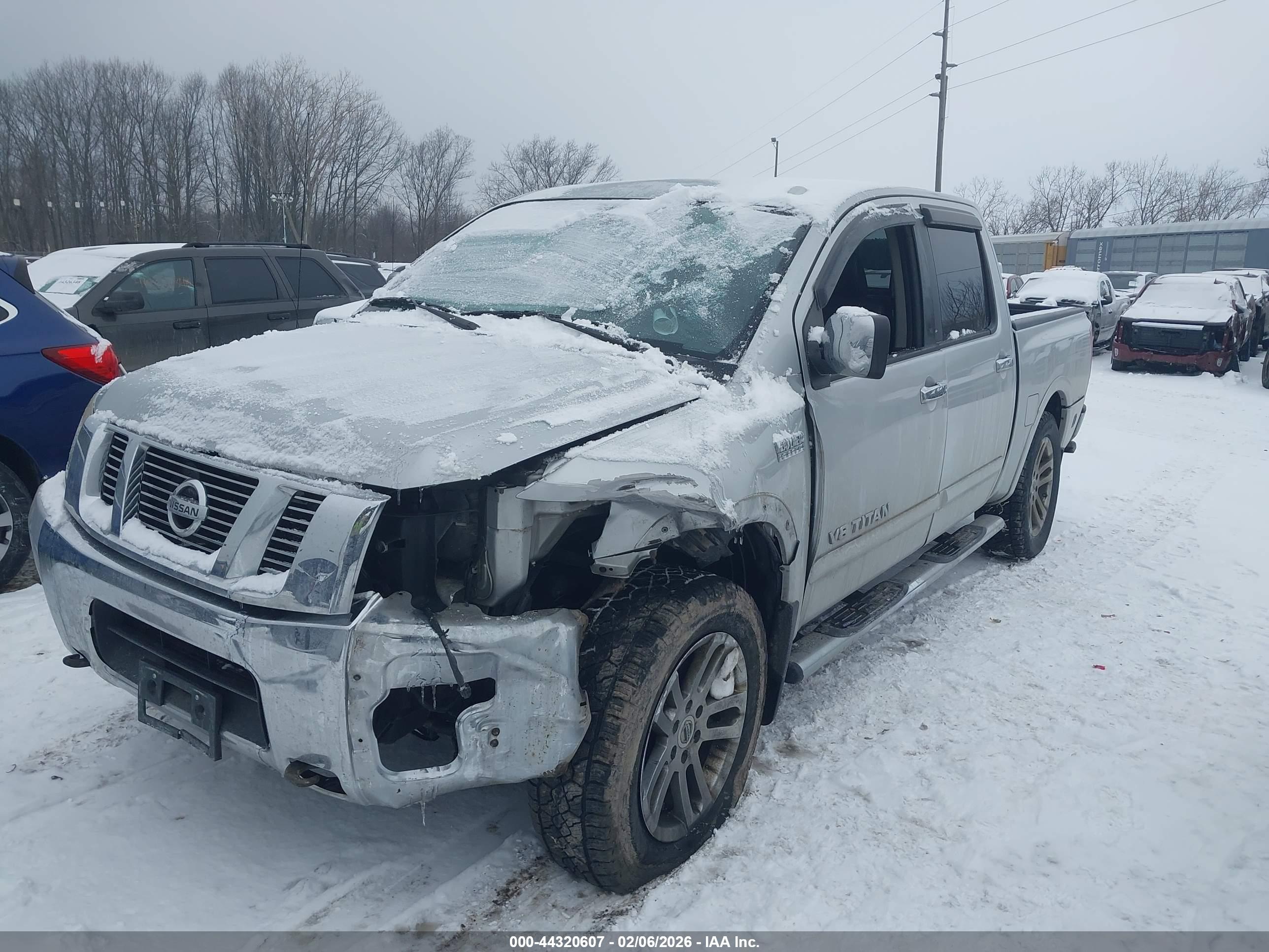 NISSAN TITAN image 2