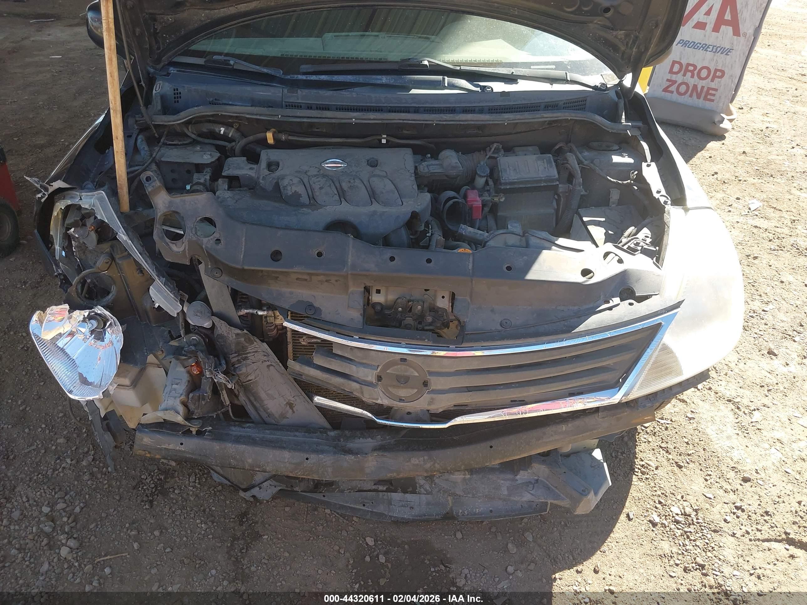 NISSAN VERSA image 10