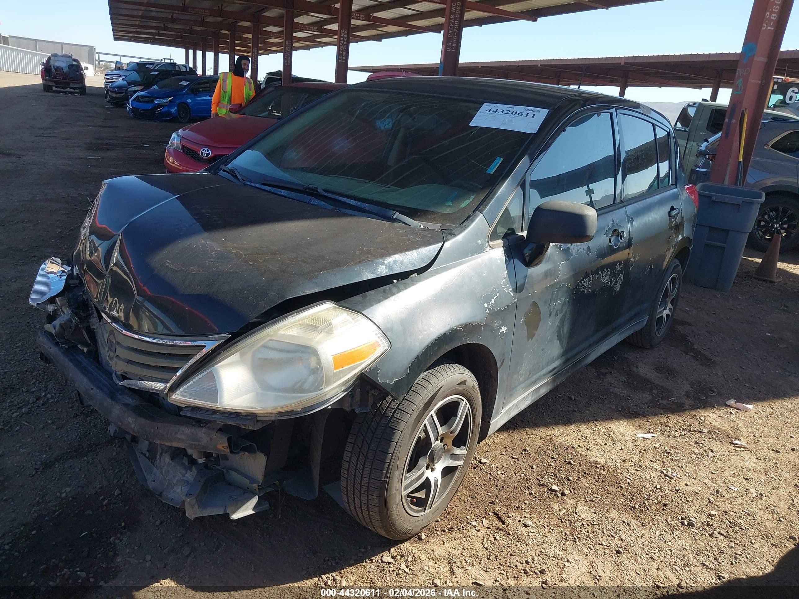 NISSAN VERSA image 2
