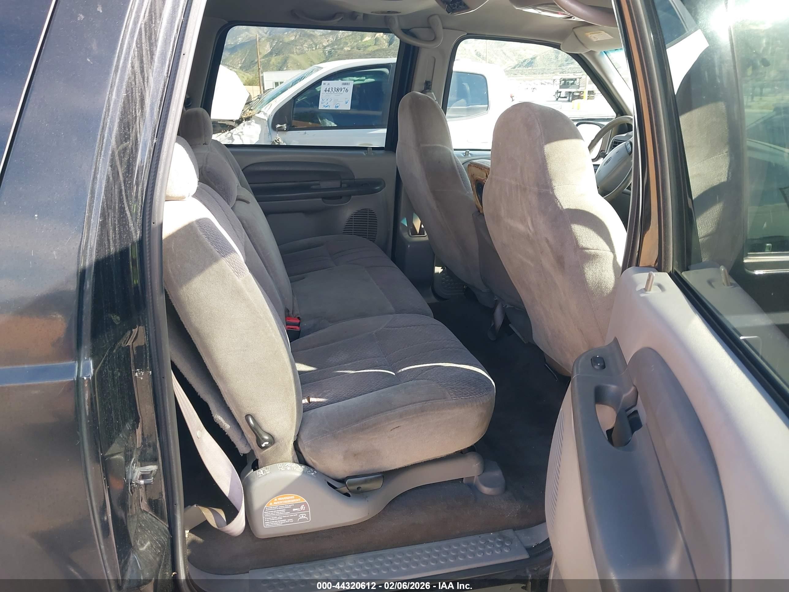 FORD EXCURSION image 8