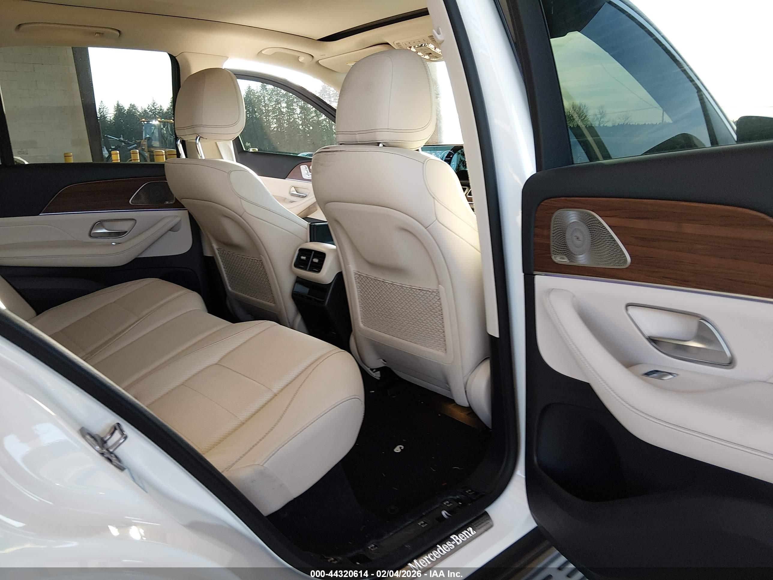 MERCEDES-BENZ GLE image 8