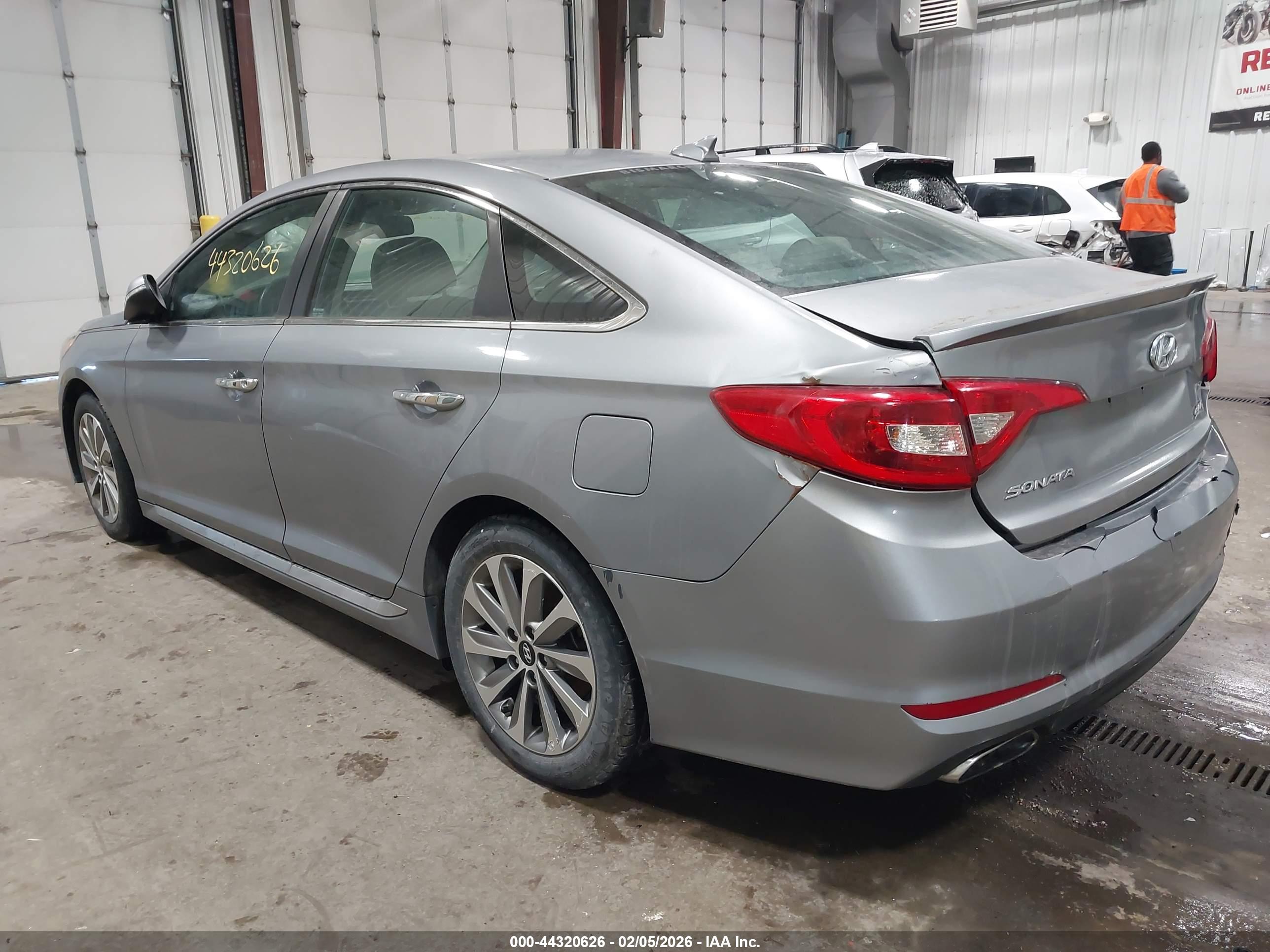 HYUNDAI SONATA image 3