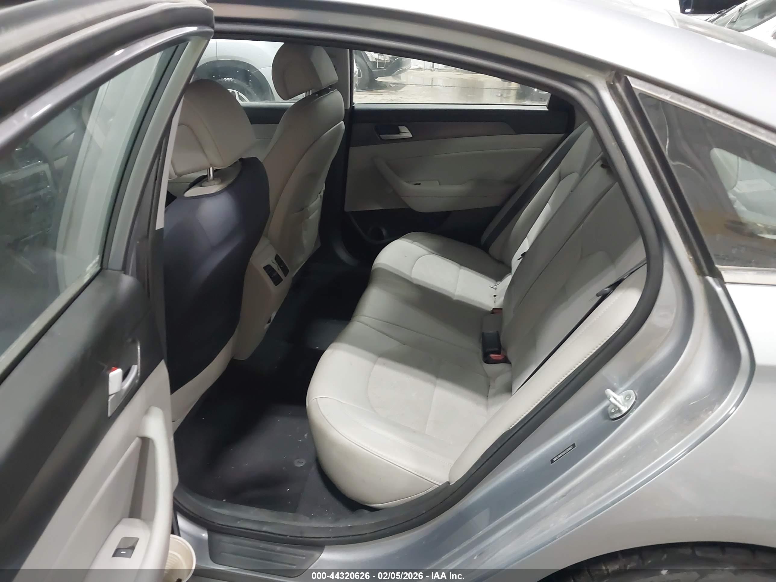 HYUNDAI SONATA image 8