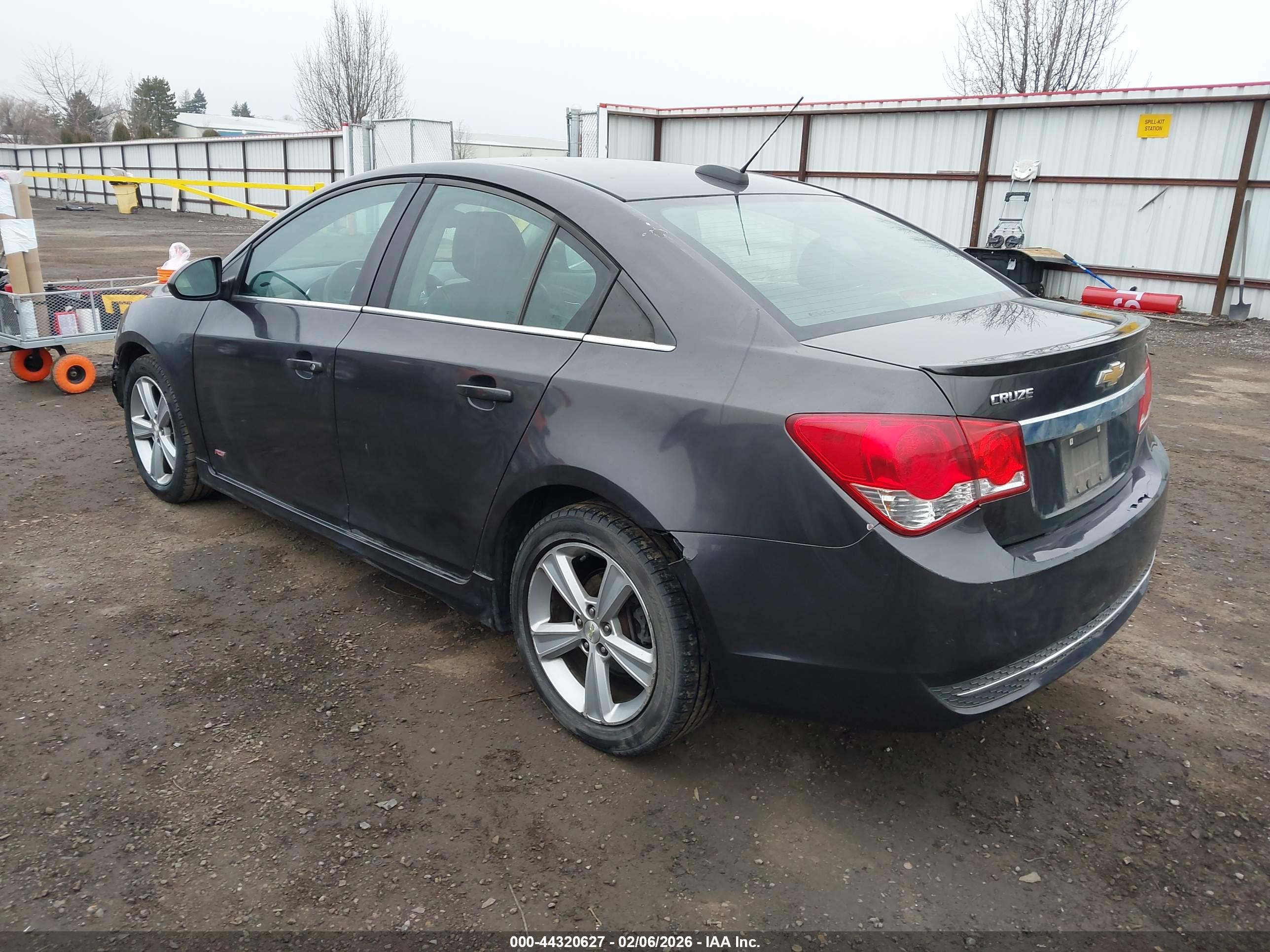 CHEVROLET CRUZE image 3