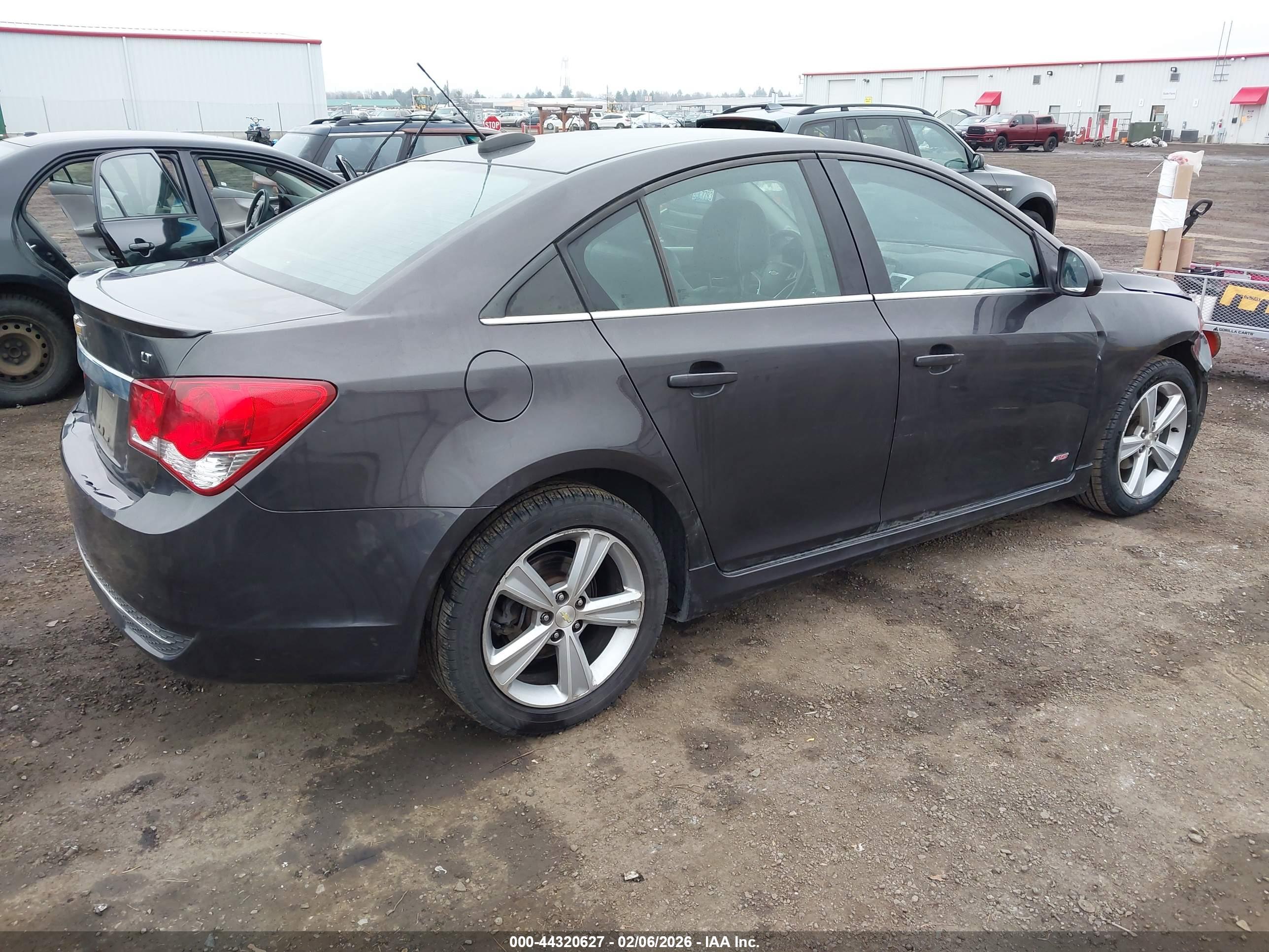 CHEVROLET CRUZE image 4