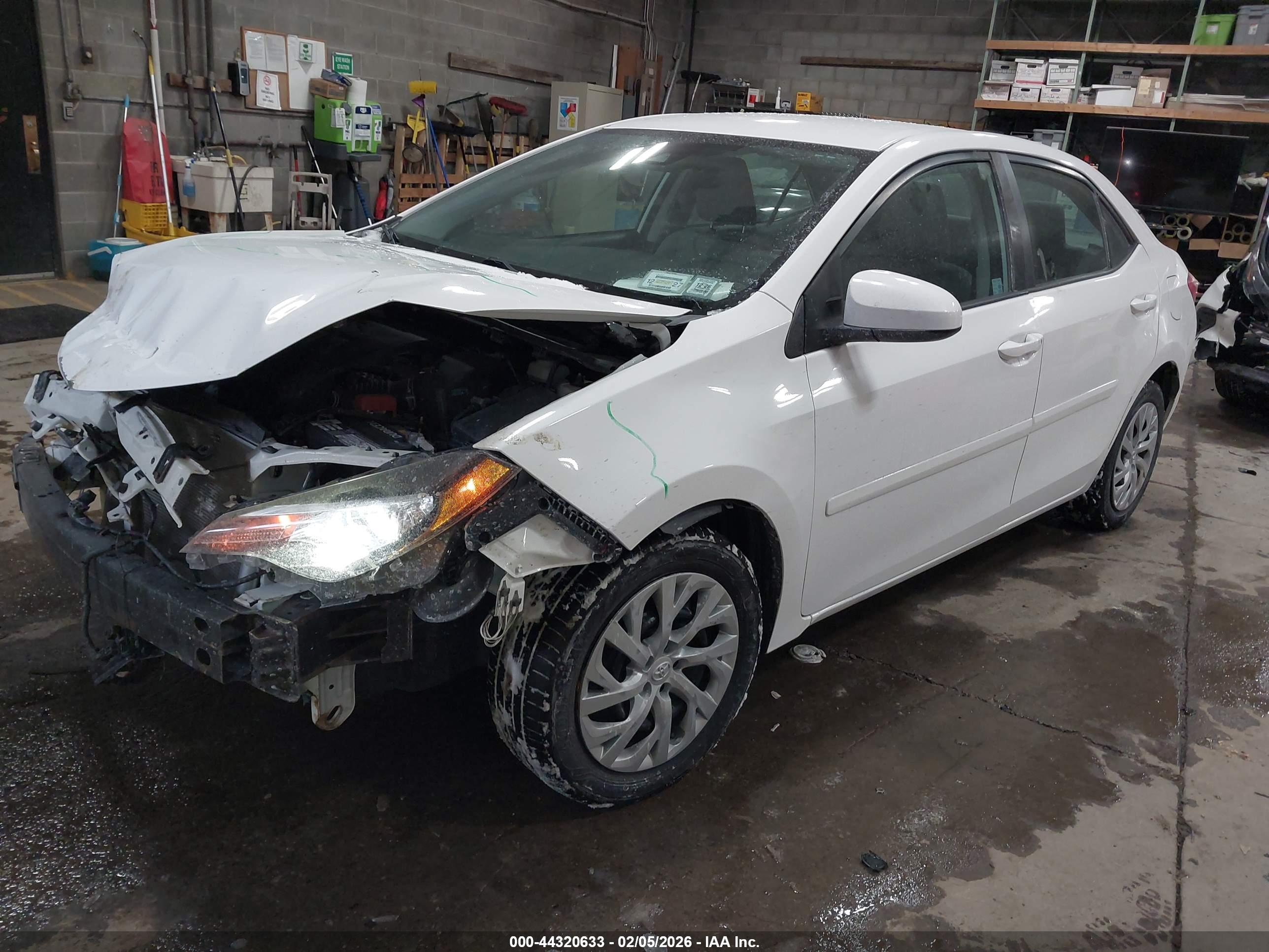 TOYOTA COROLLA image 2