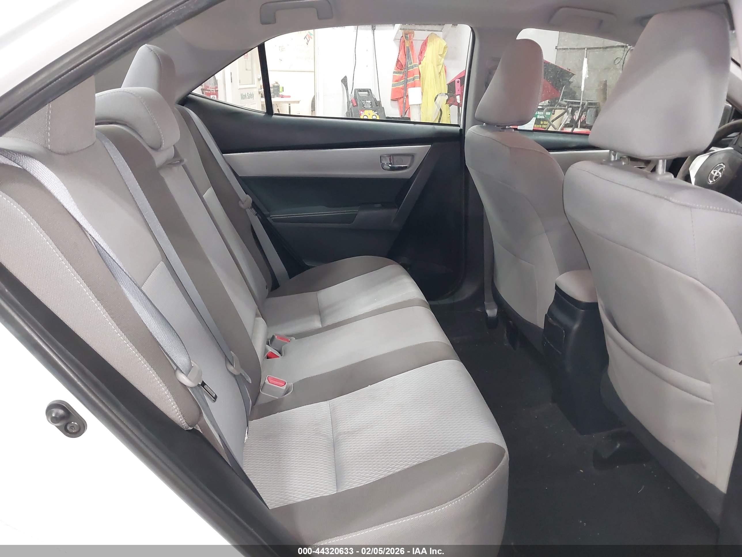 TOYOTA COROLLA image 8