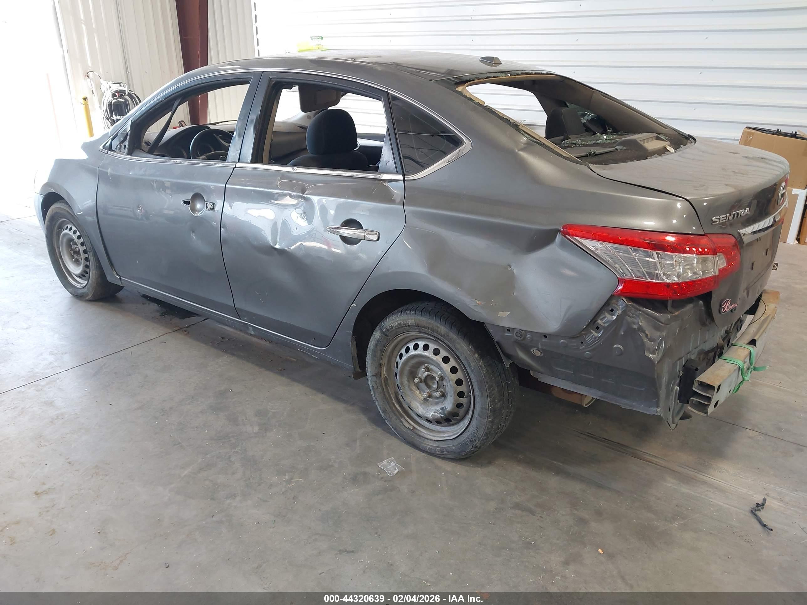 NISSAN SENTRA image 3