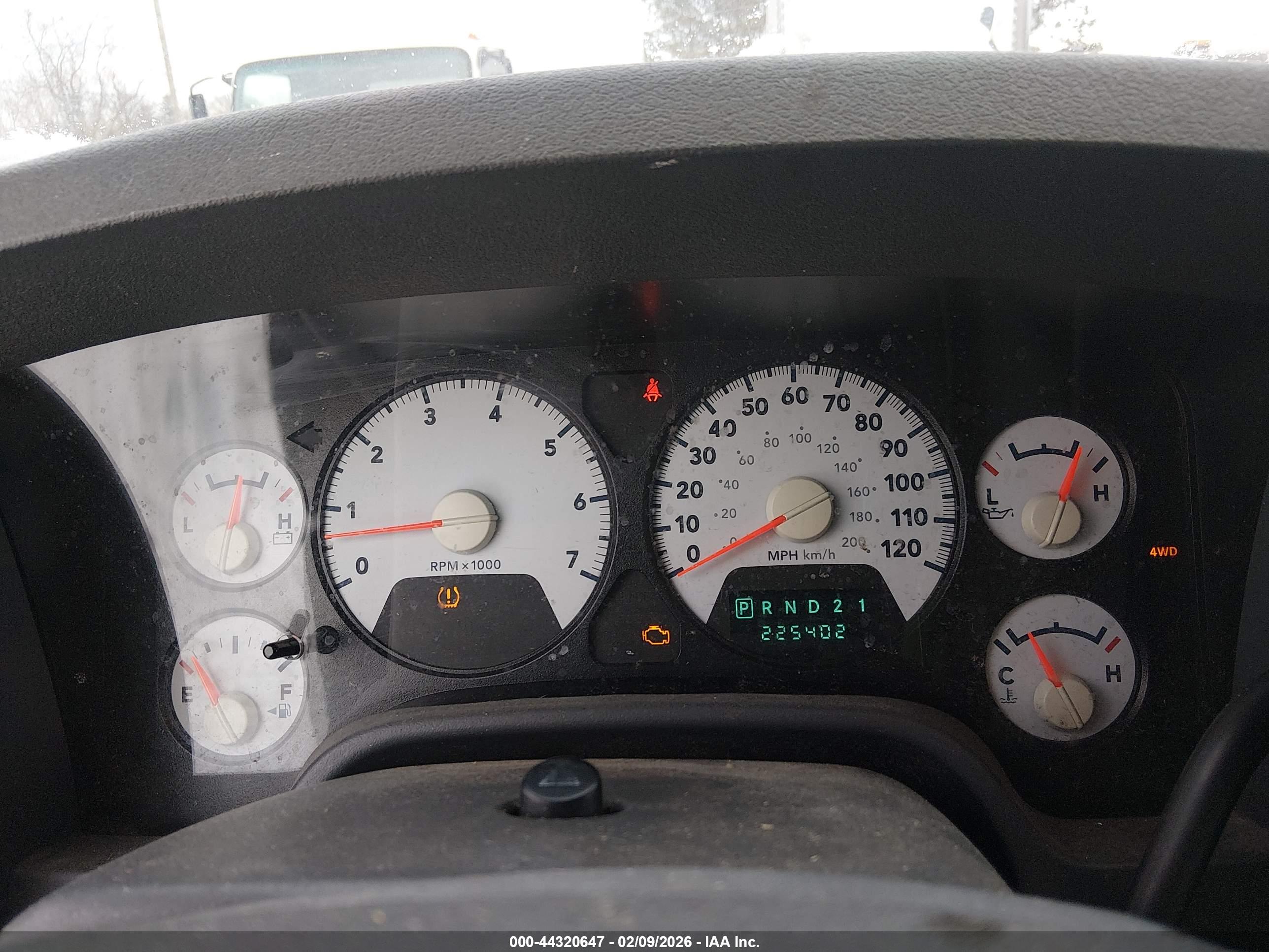 DODGE RAM image 7
