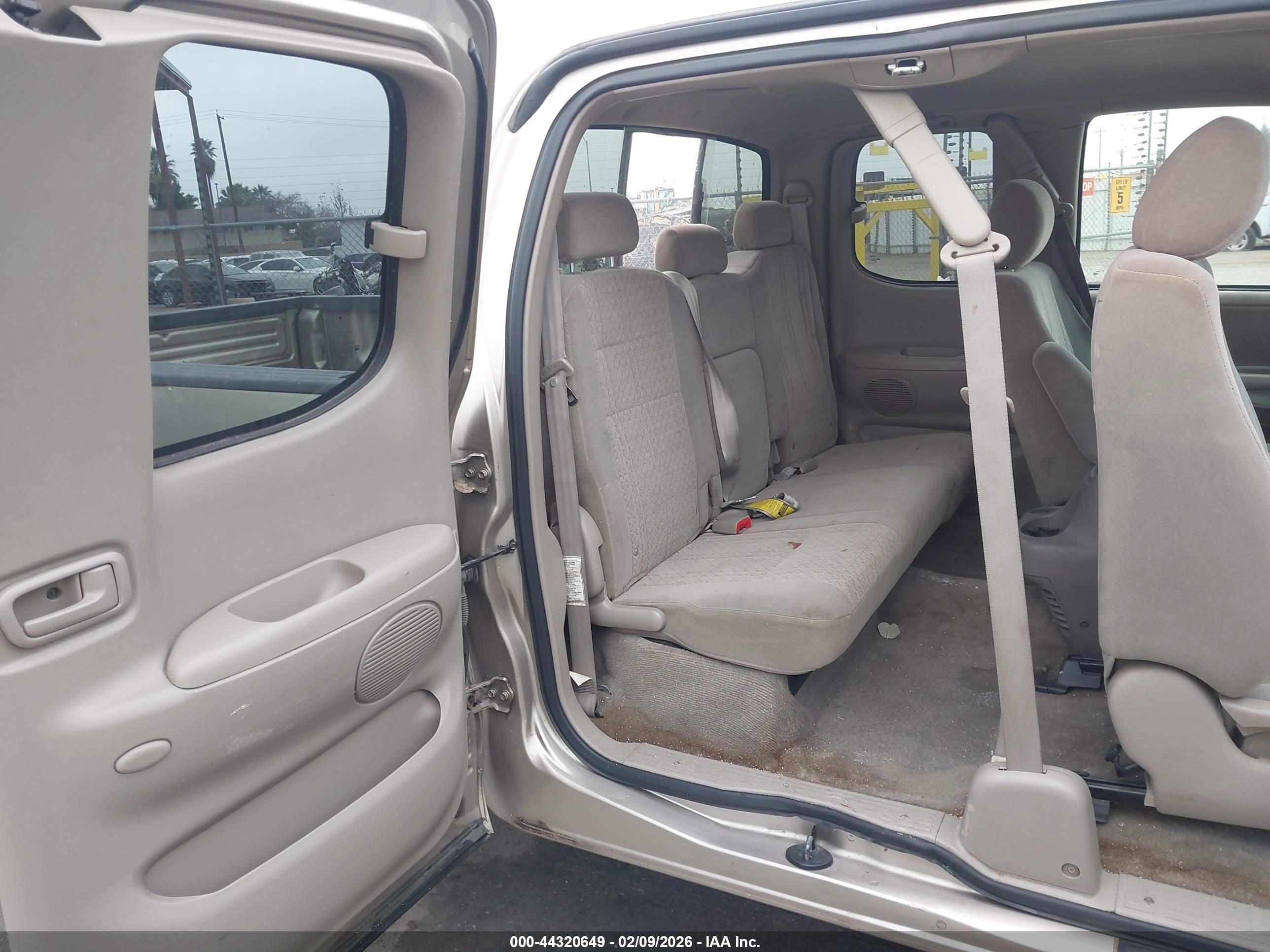 TOYOTA TUNDRA image 8