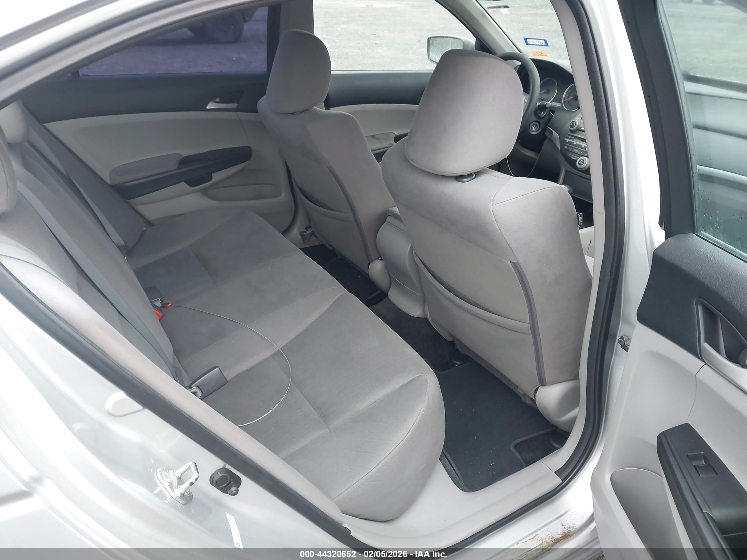 HONDA ACCORD image 8