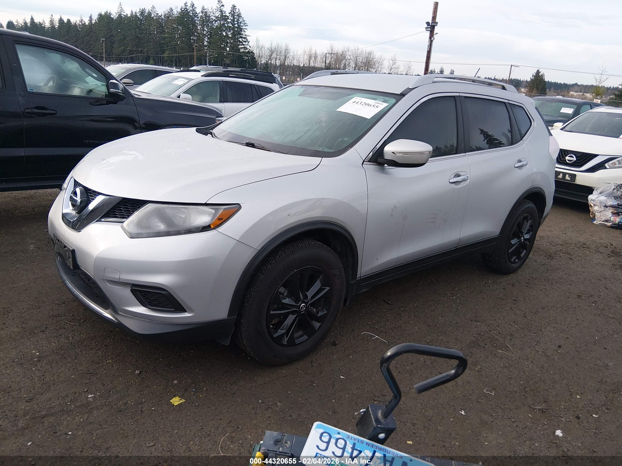 NISSAN ROGUE image 2