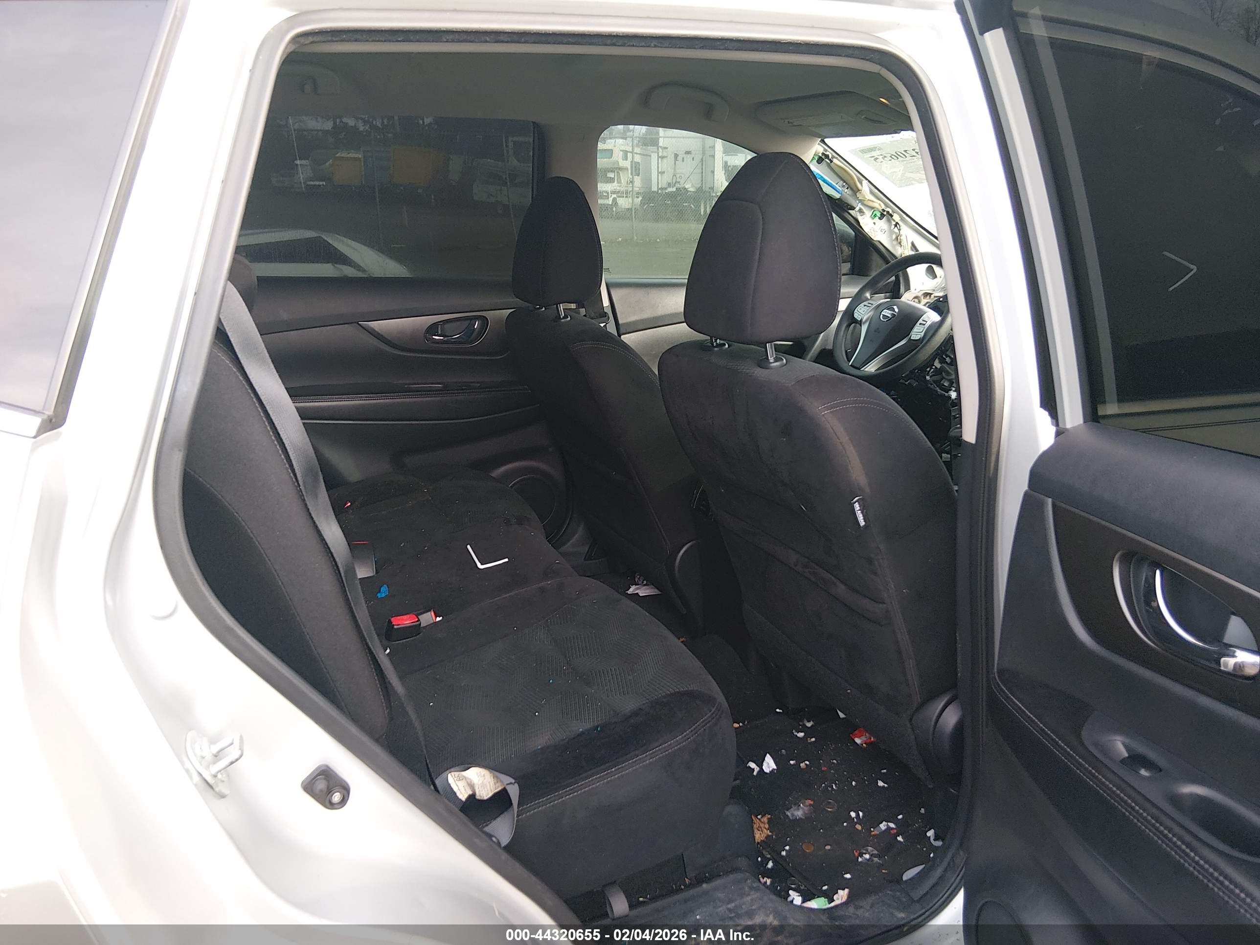 NISSAN ROGUE image 8