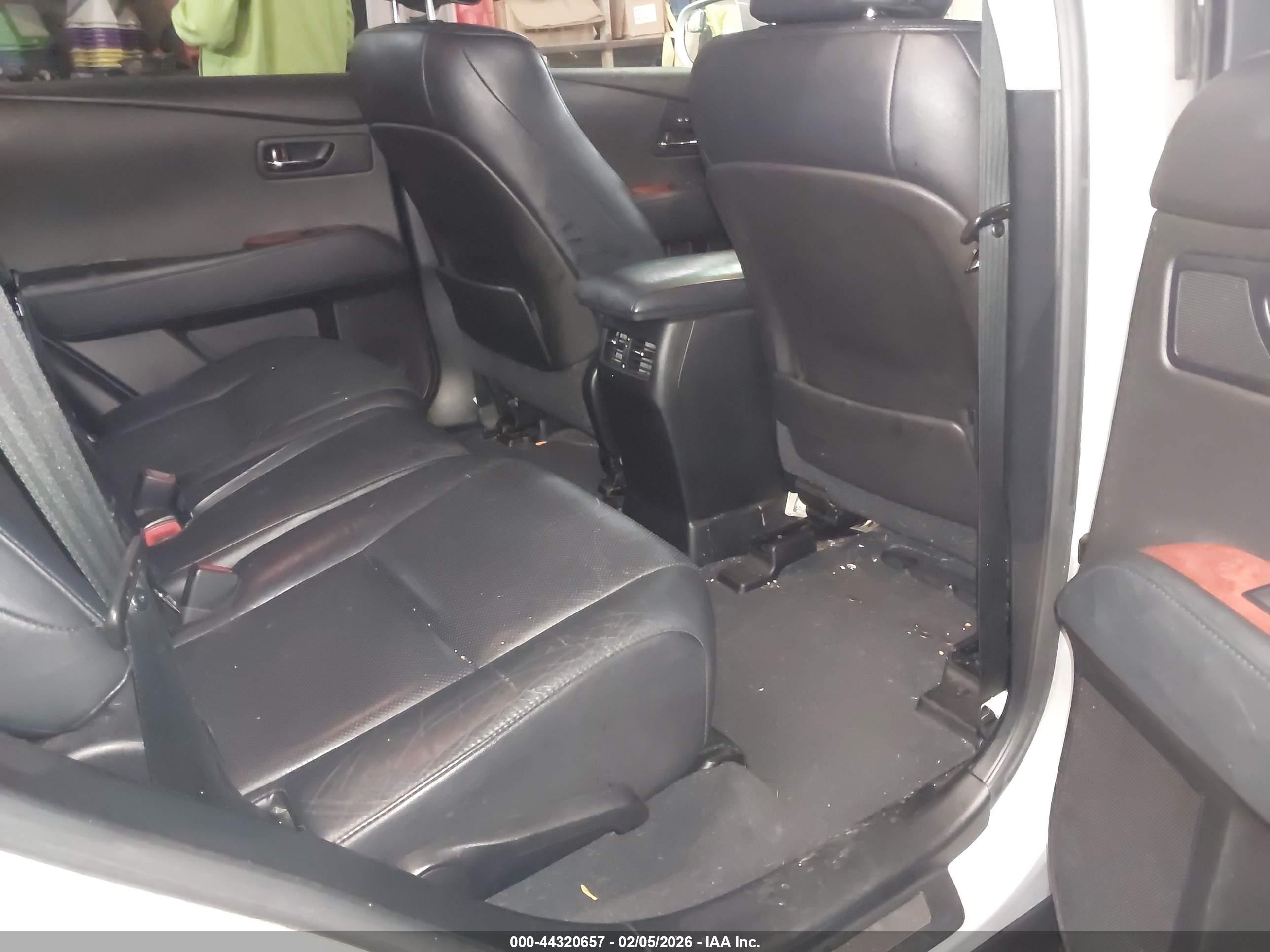 LEXUS RX image 8