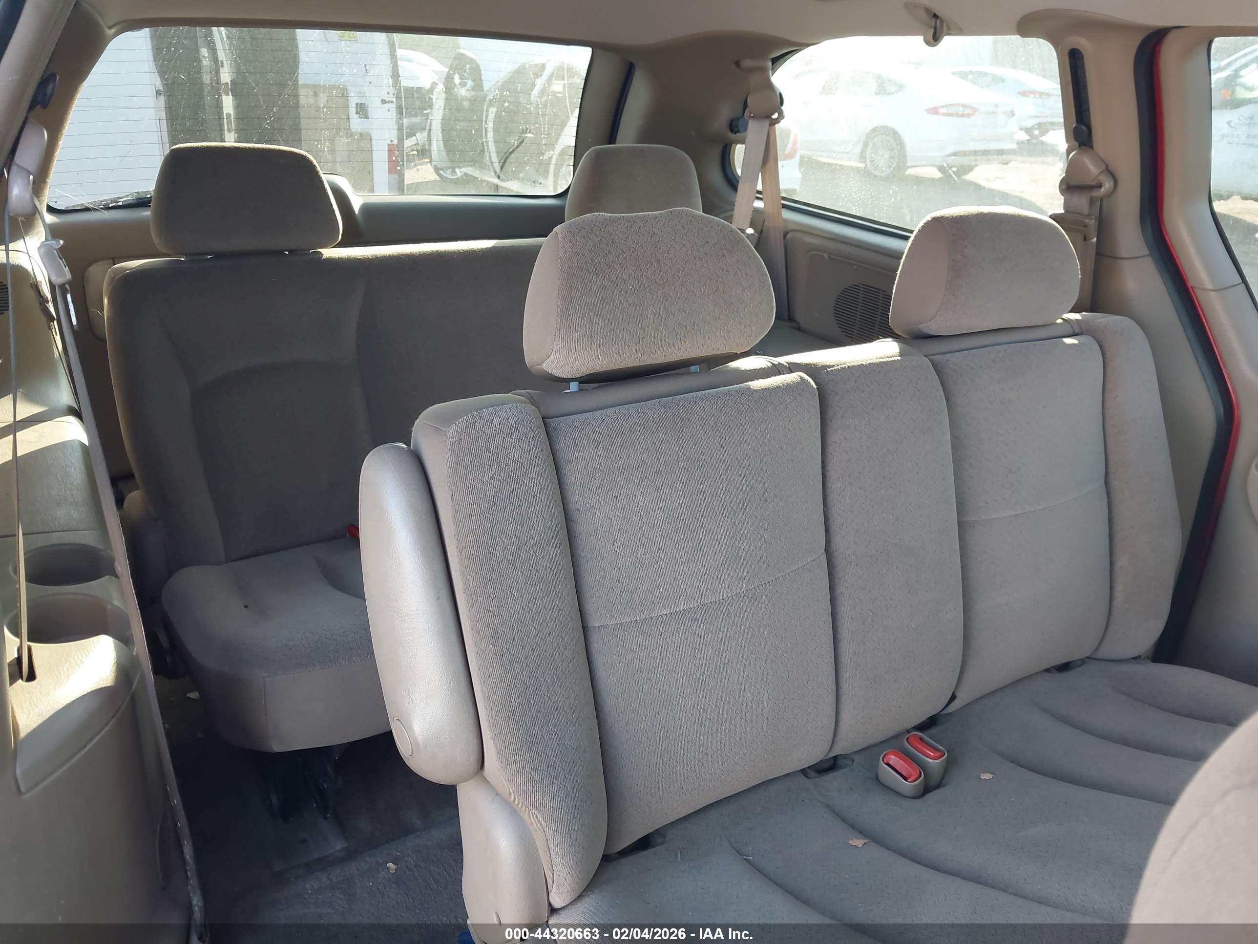 CHRYSLER TOWN image 8