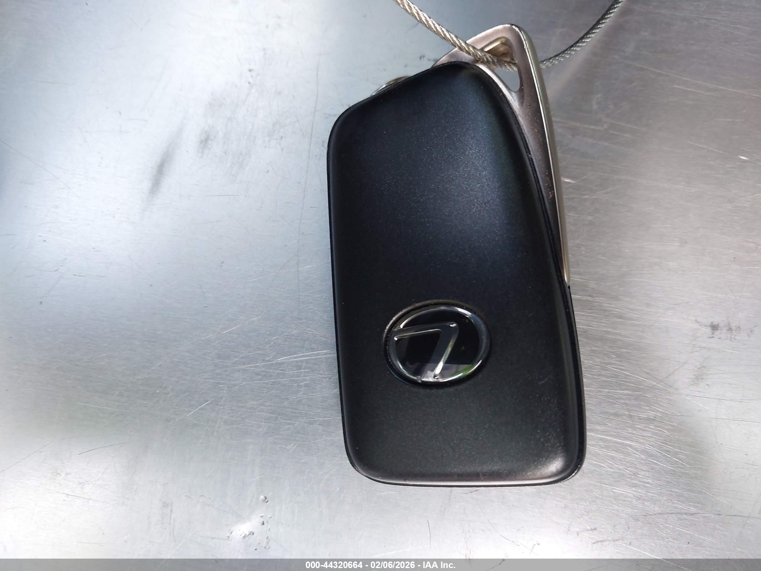 LEXUS RX image 11