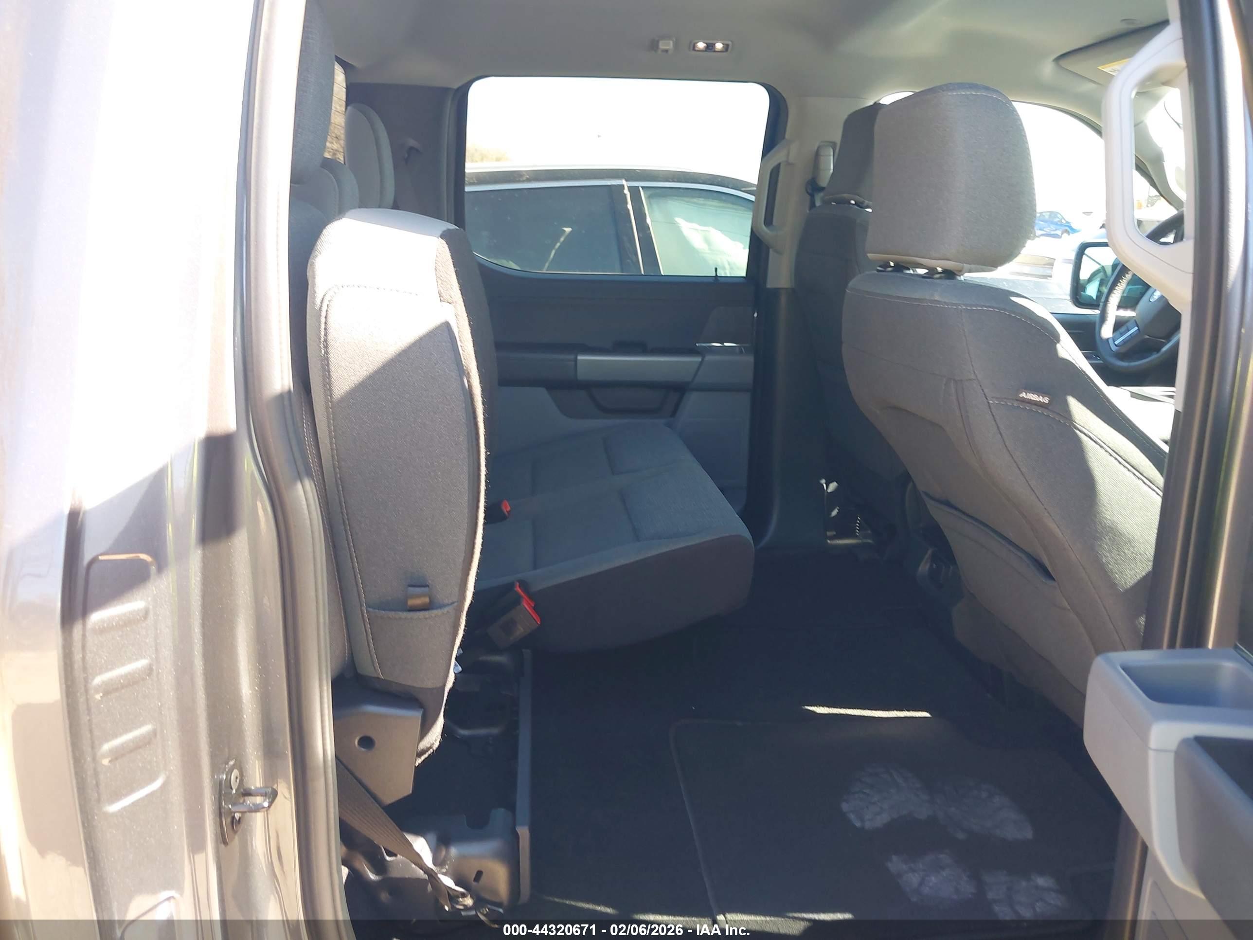 FORD F-150 image 8