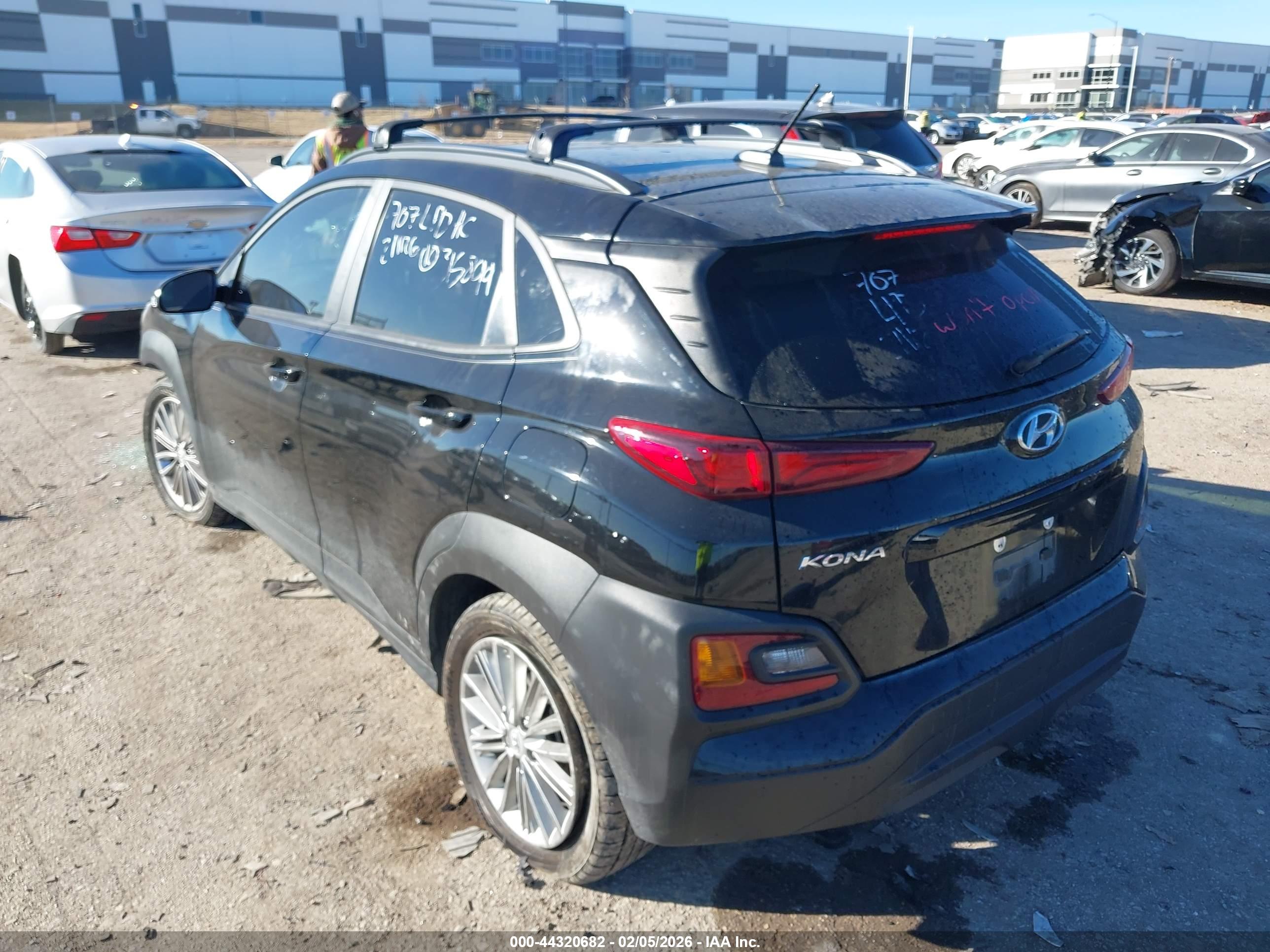 HYUNDAI KONA image 3