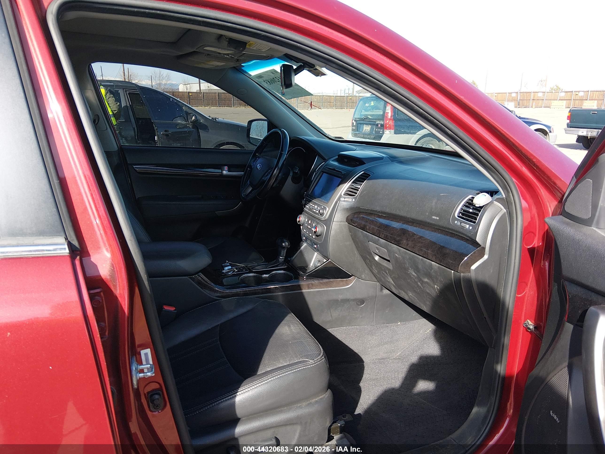 KIA SORENTO image 5