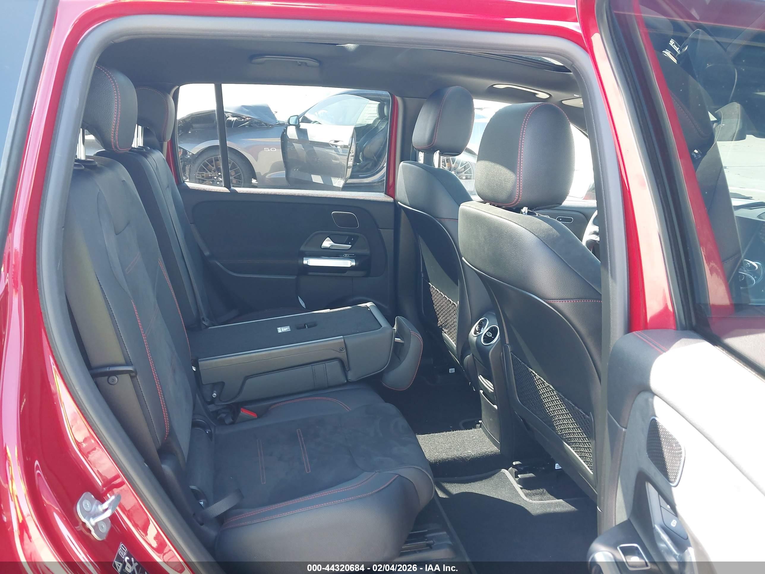 MERCEDES-BENZ EQB image 8