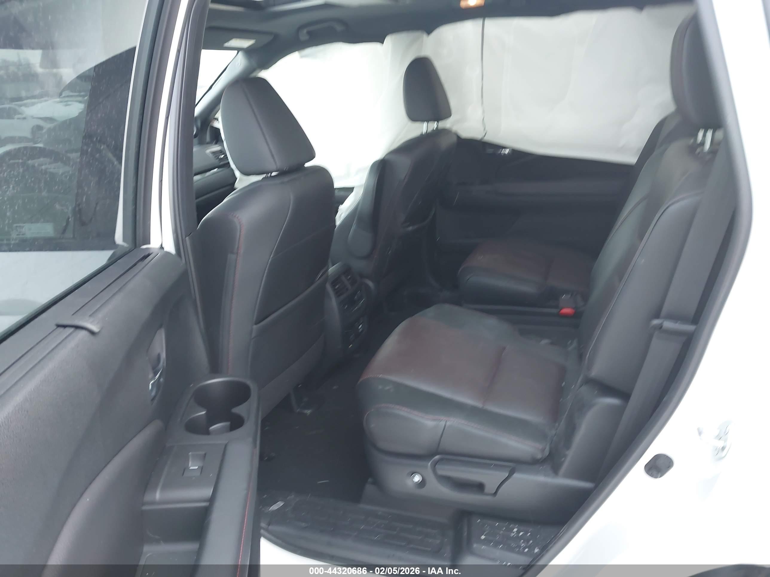 HONDA PILOT image 8
