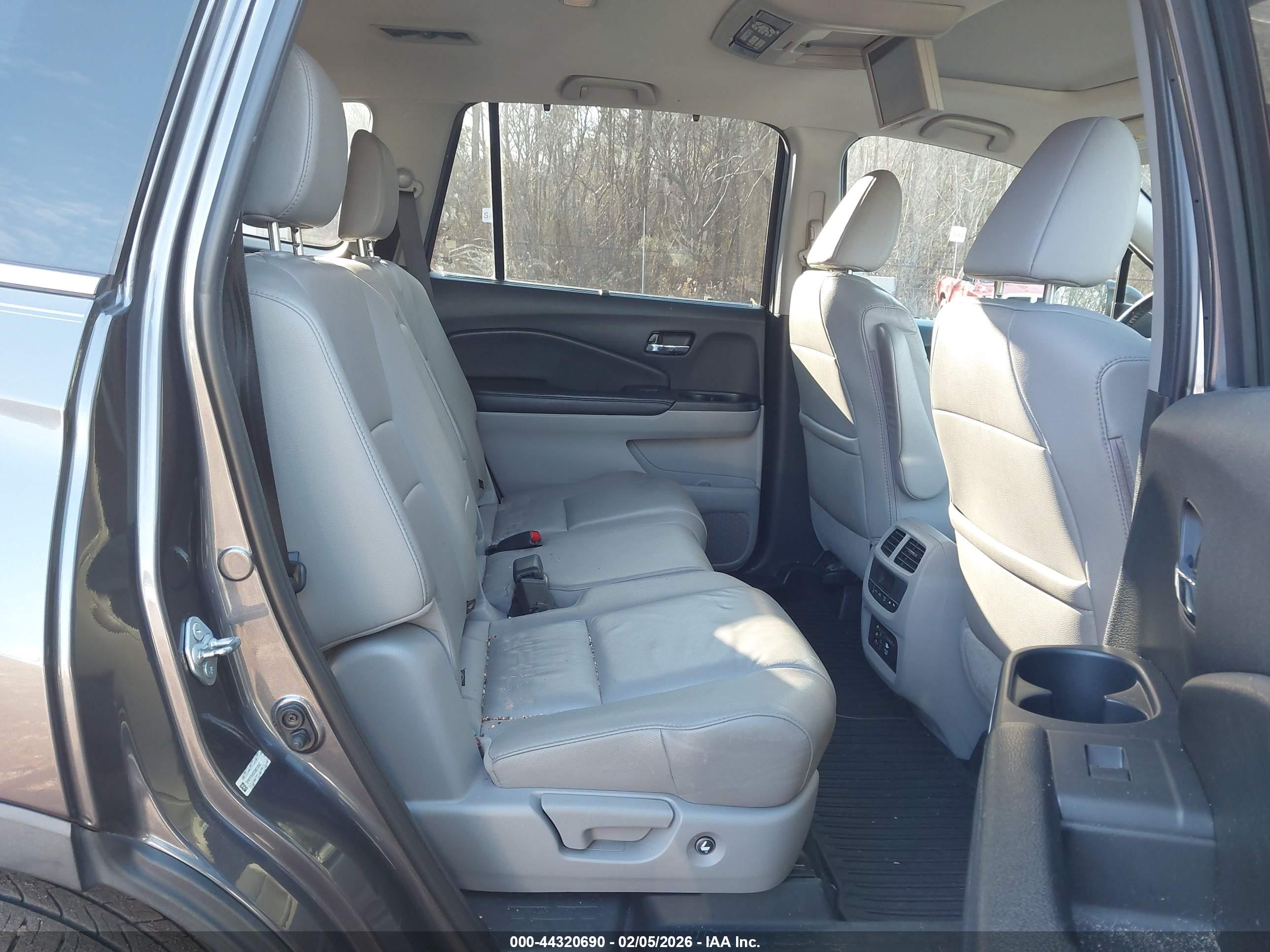 HONDA PILOT image 8