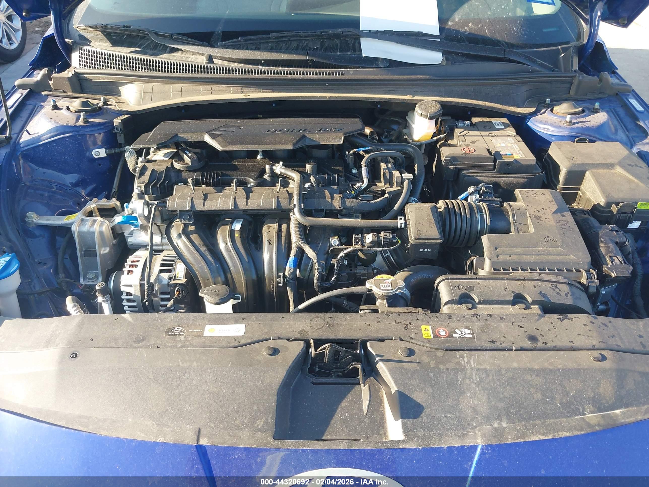 HYUNDAI ELANTRA image 10